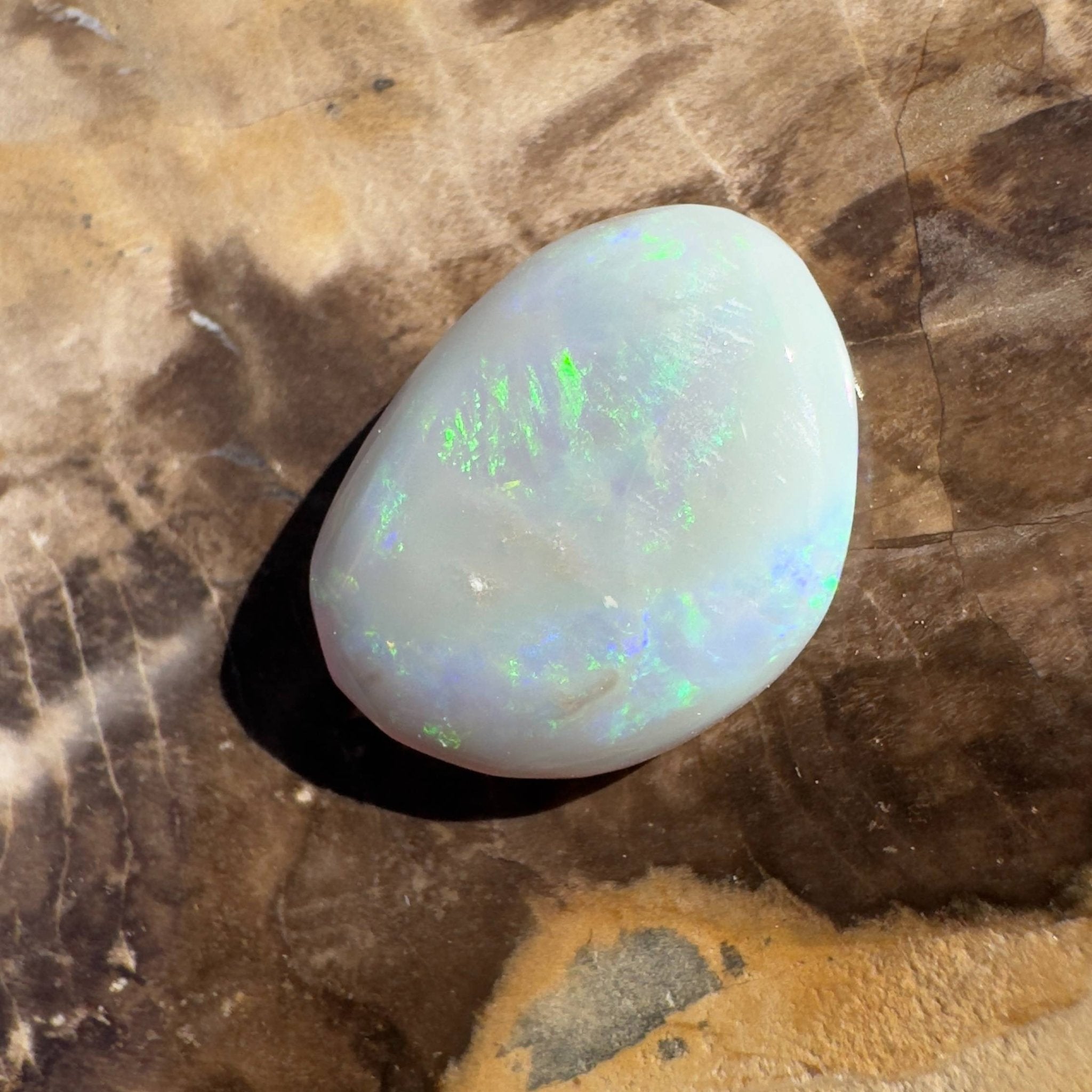 2.7ct Hand - cut Solid Lightning Ridge Opal