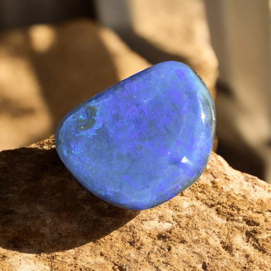 2.8ct Hand - cut Solid Lightning Ridge Semi Black Opal