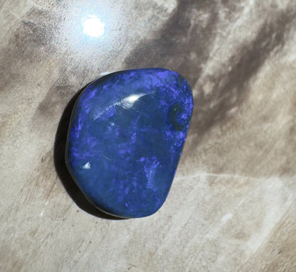 2.8ct Hand - cut Solid Lightning Ridge Semi Black Opal