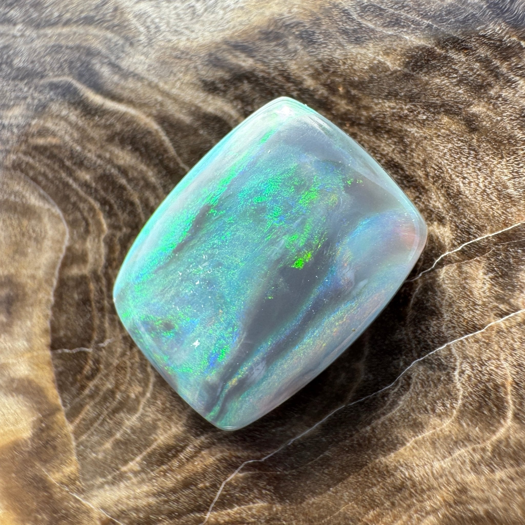 2.8ct Hand - cut Solid Lightning Ridge Semi Black Opal