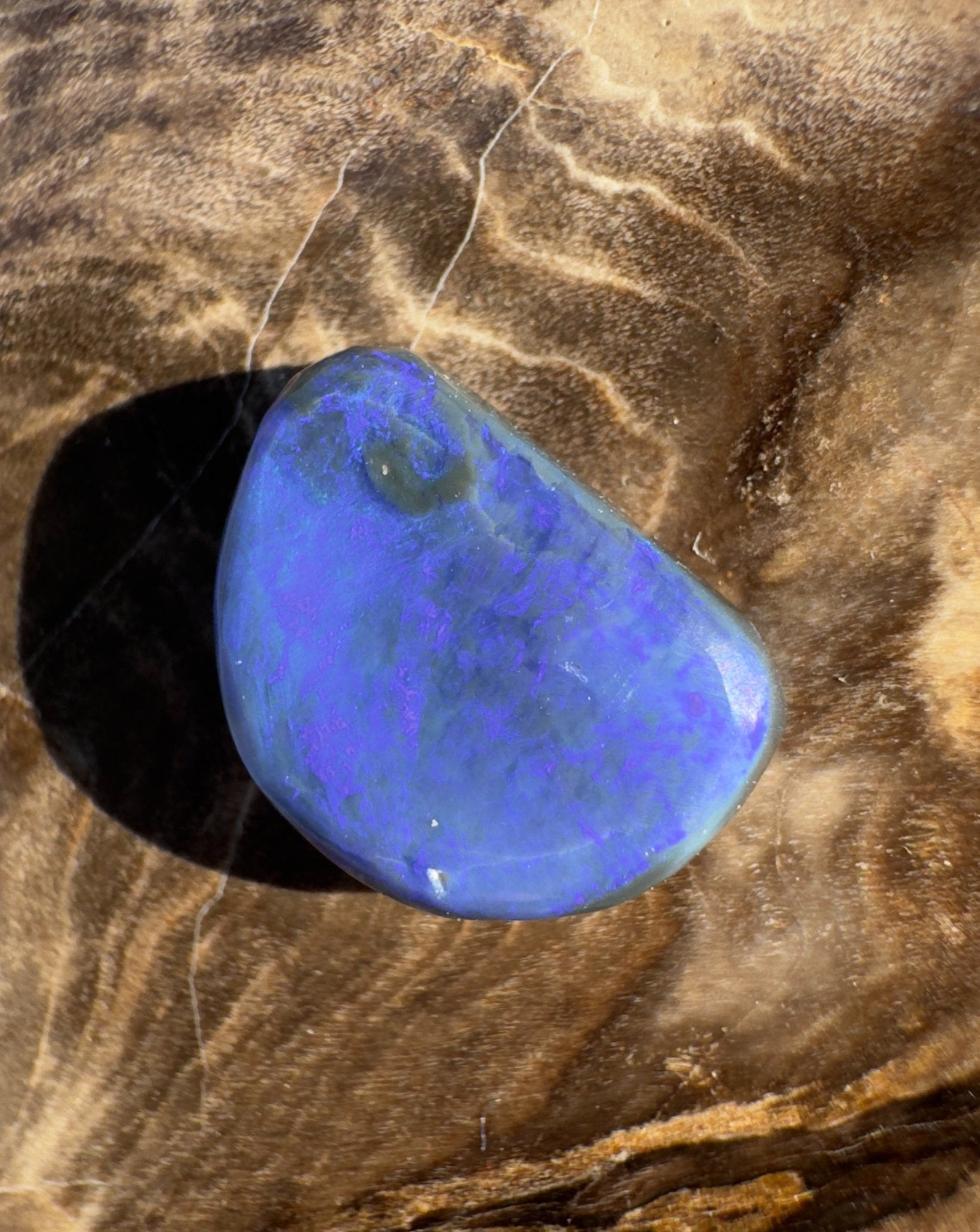 2.8ct Hand - cut Solid Lightning Ridge Semi Black Opal