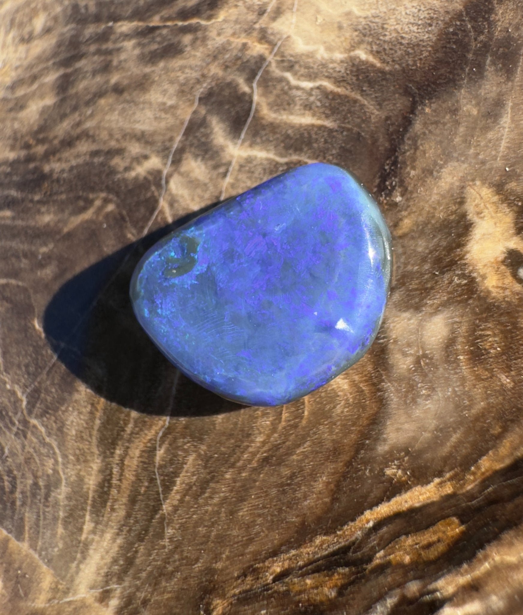 2.8ct Hand - cut Solid Lightning Ridge Semi Black Opal