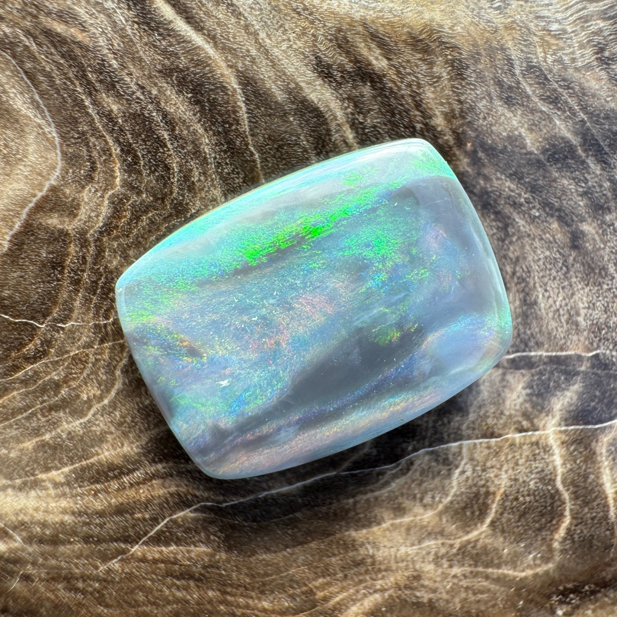 2.8ct Hand - cut Solid Lightning Ridge Semi Black Opal