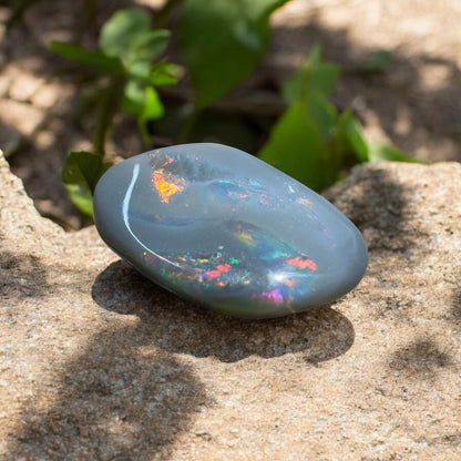 3.1ct Hand - cut Solid Lightning Ridge Semi Black Opal