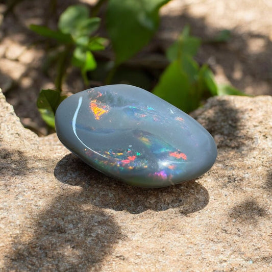 3.1ct Hand - cut Solid Lightning Ridge Semi Black Opal