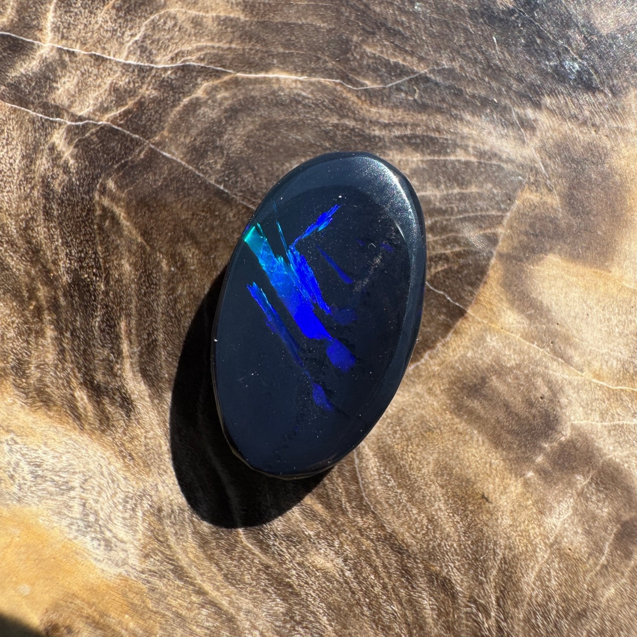 3.2ct Hand - cut Solid Lightning Ridge Black Opal