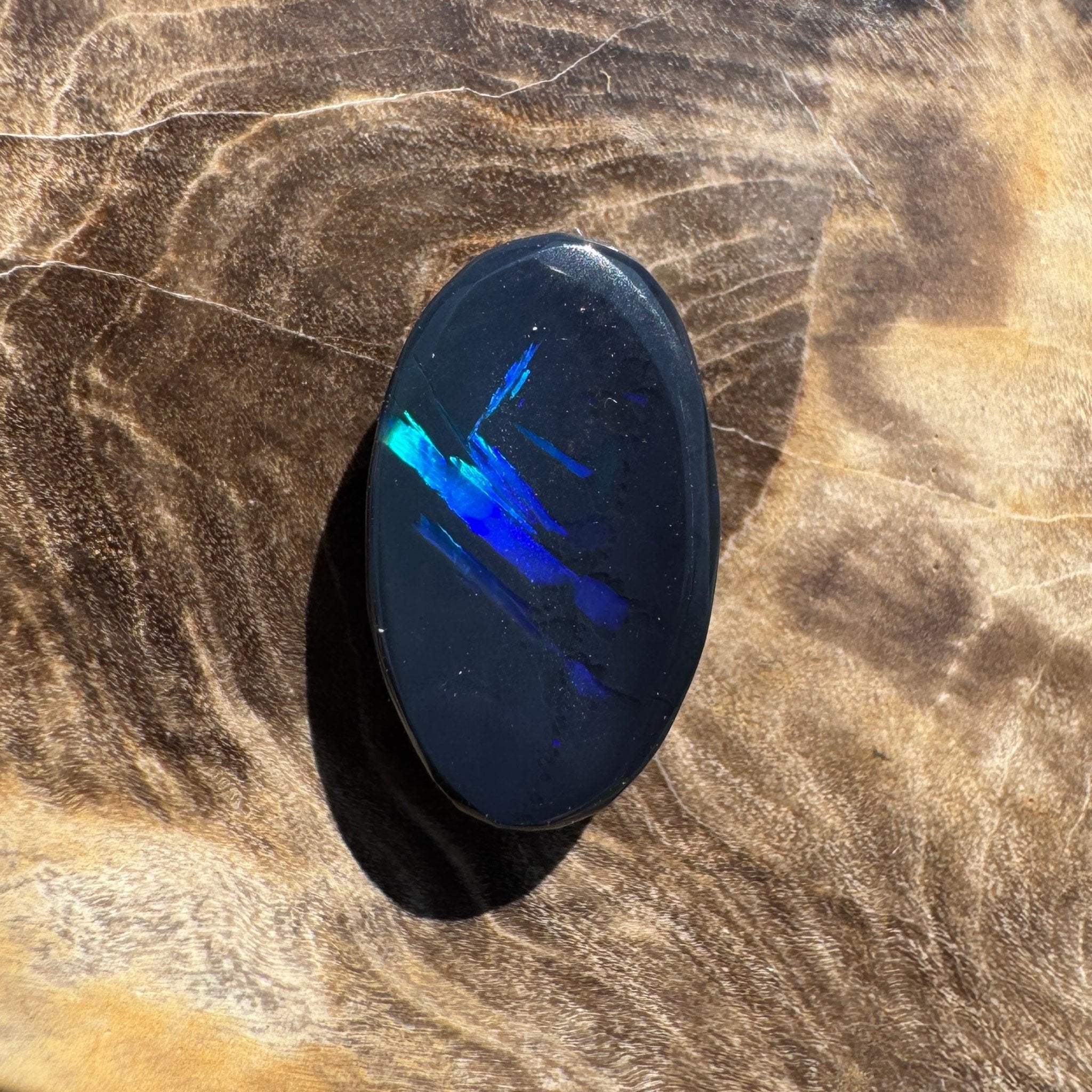 3.2ct Hand - cut Solid Lightning Ridge Black Opal