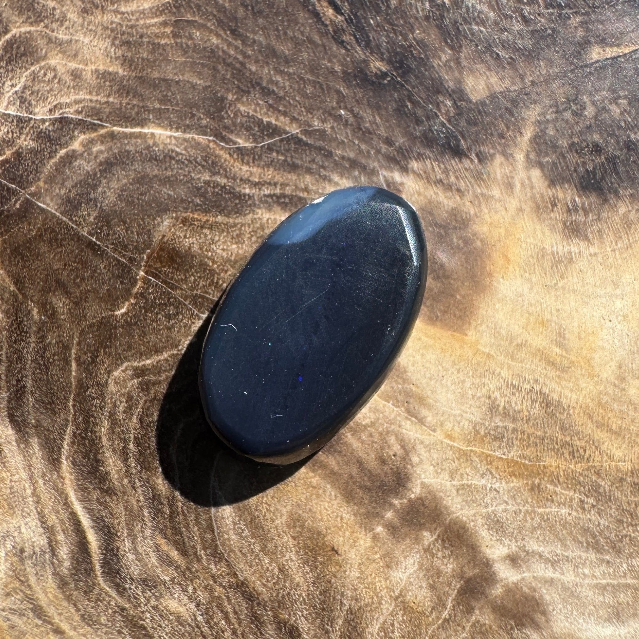 3.2ct Hand - cut Solid Lightning Ridge Black Opal