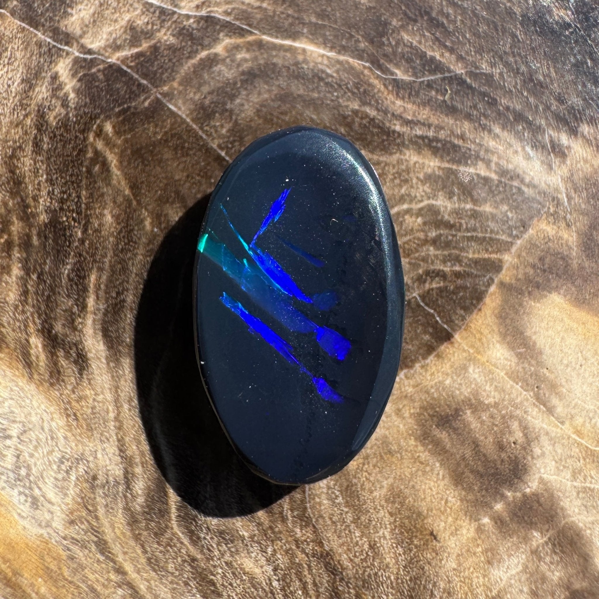 3.2ct Hand - cut Solid Lightning Ridge Black Opal
