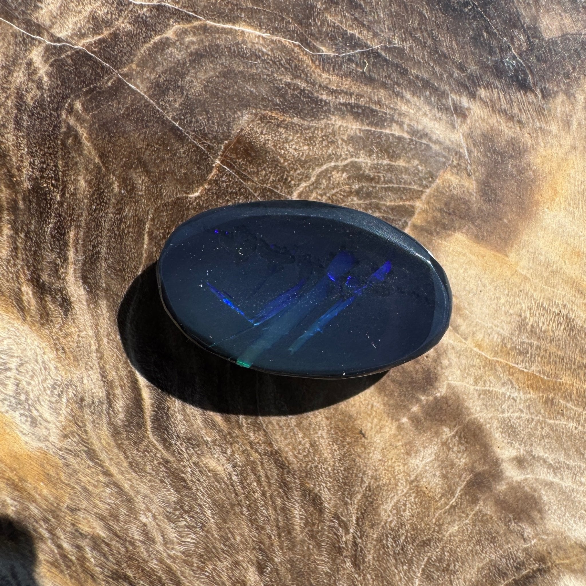 3.2ct Hand - cut Solid Lightning Ridge Black Opal