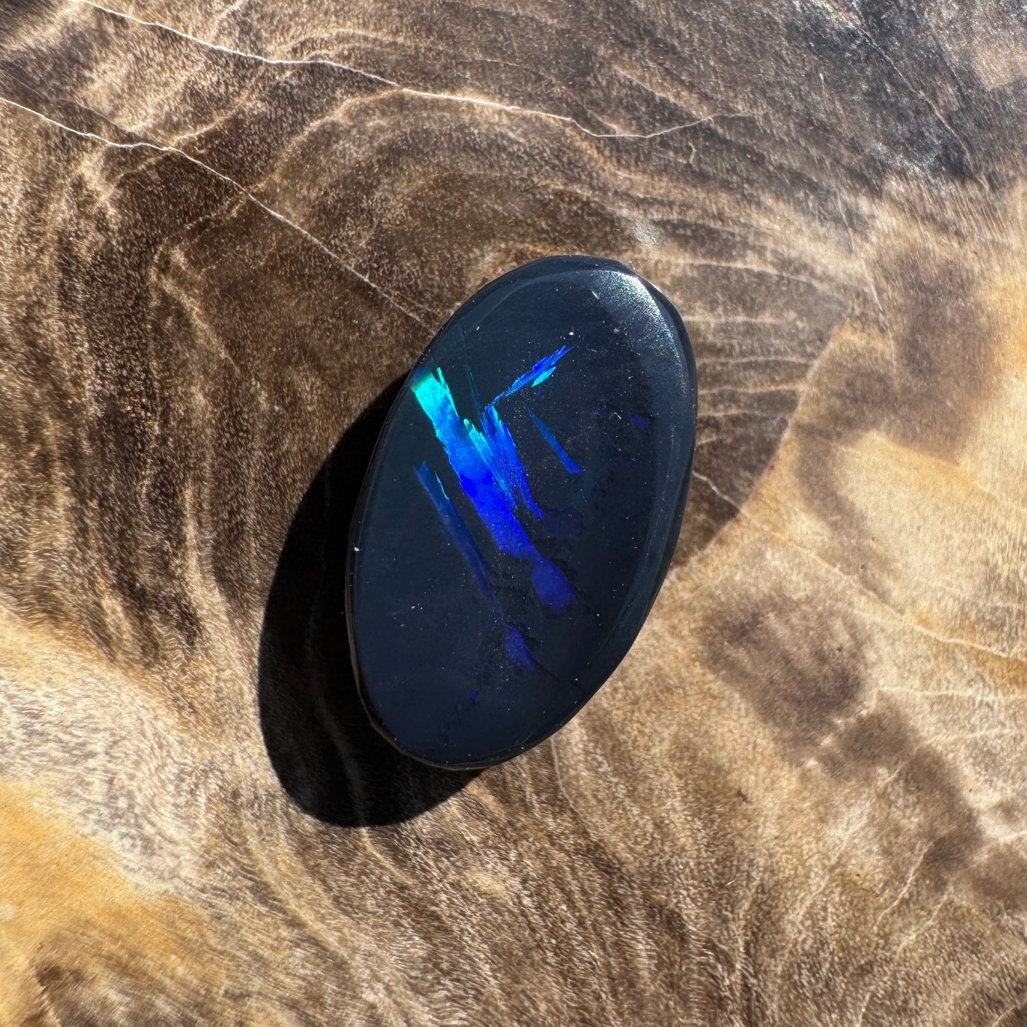 3.2ct Hand - cut Solid Lightning Ridge Black Opal