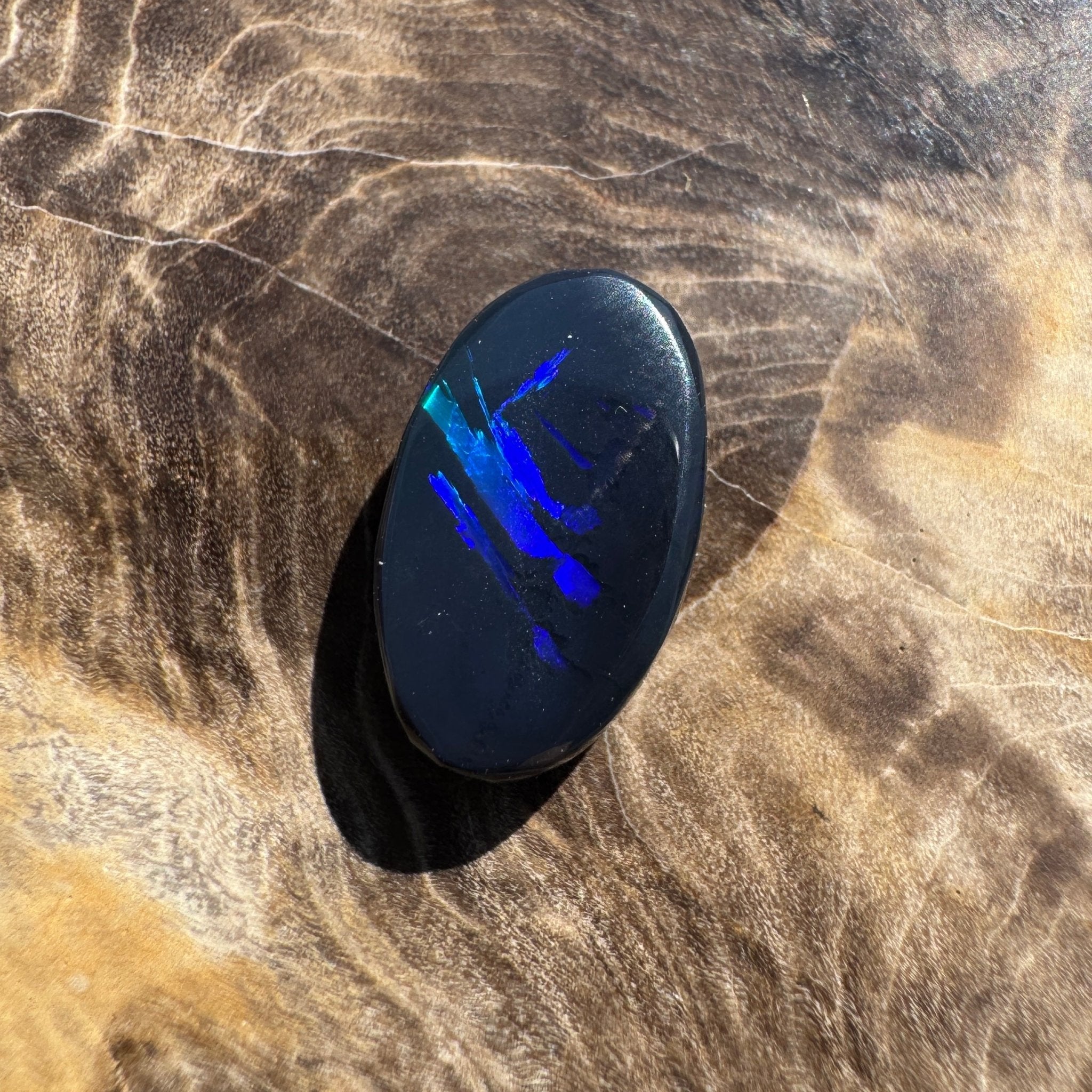 3.2ct Hand - cut Solid Lightning Ridge Black Opal