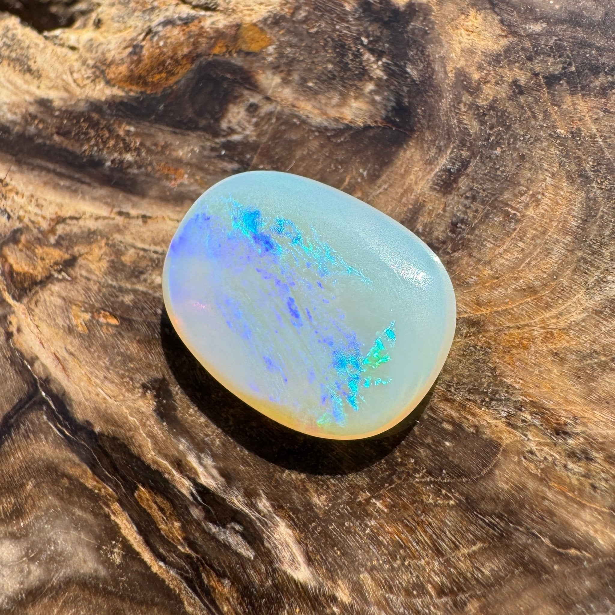 3.4ct Hand - cut Solid Coober Pedy Opal