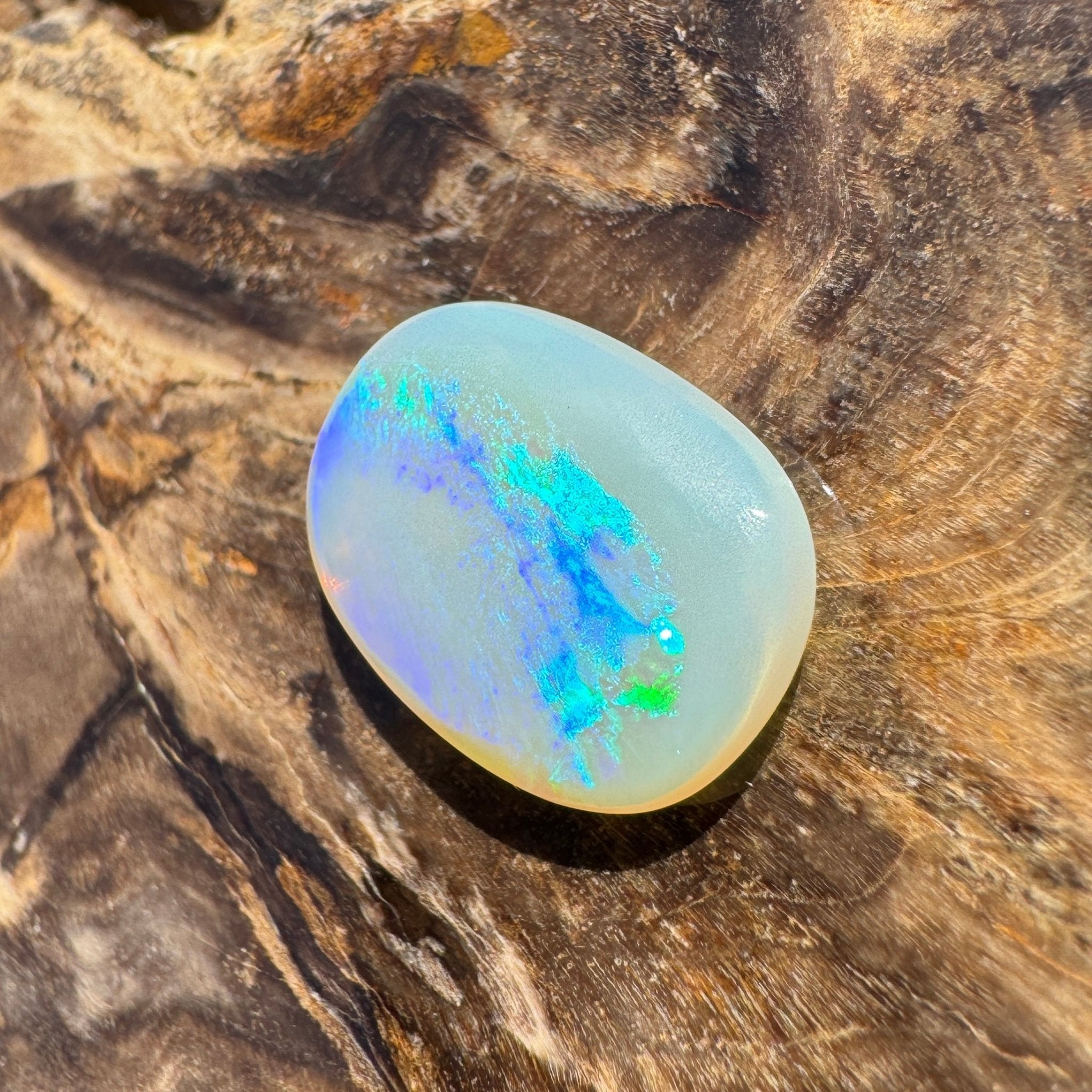 3.4ct Hand - cut Solid Coober Pedy Opal