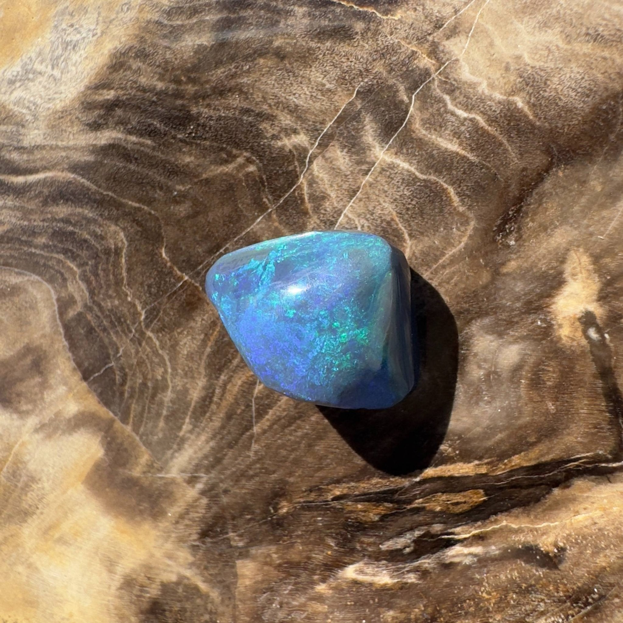 3.7CT Hand - cut Solid Australian Lightning Ridge Black Opal