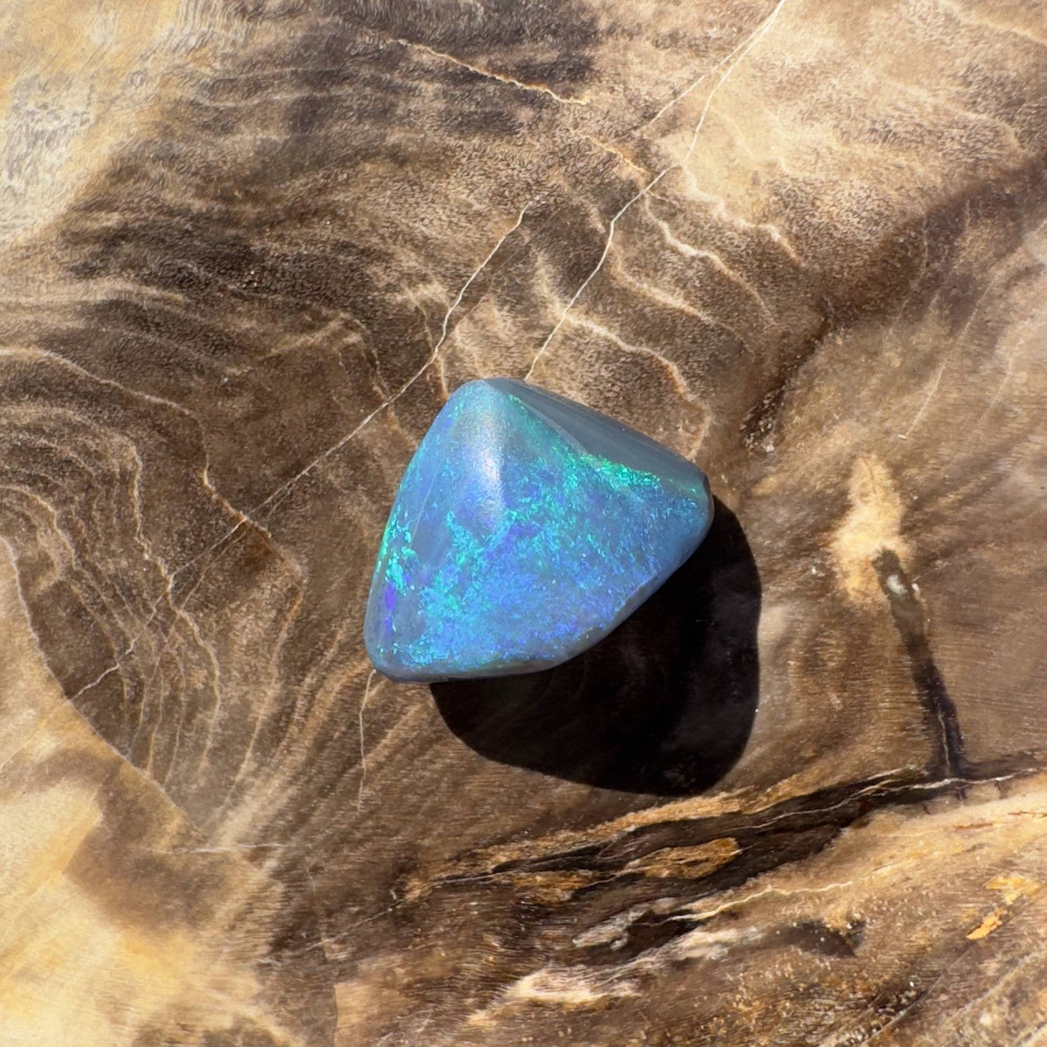 3.7CT Hand - cut Solid Australian Lightning Ridge Black Opal
