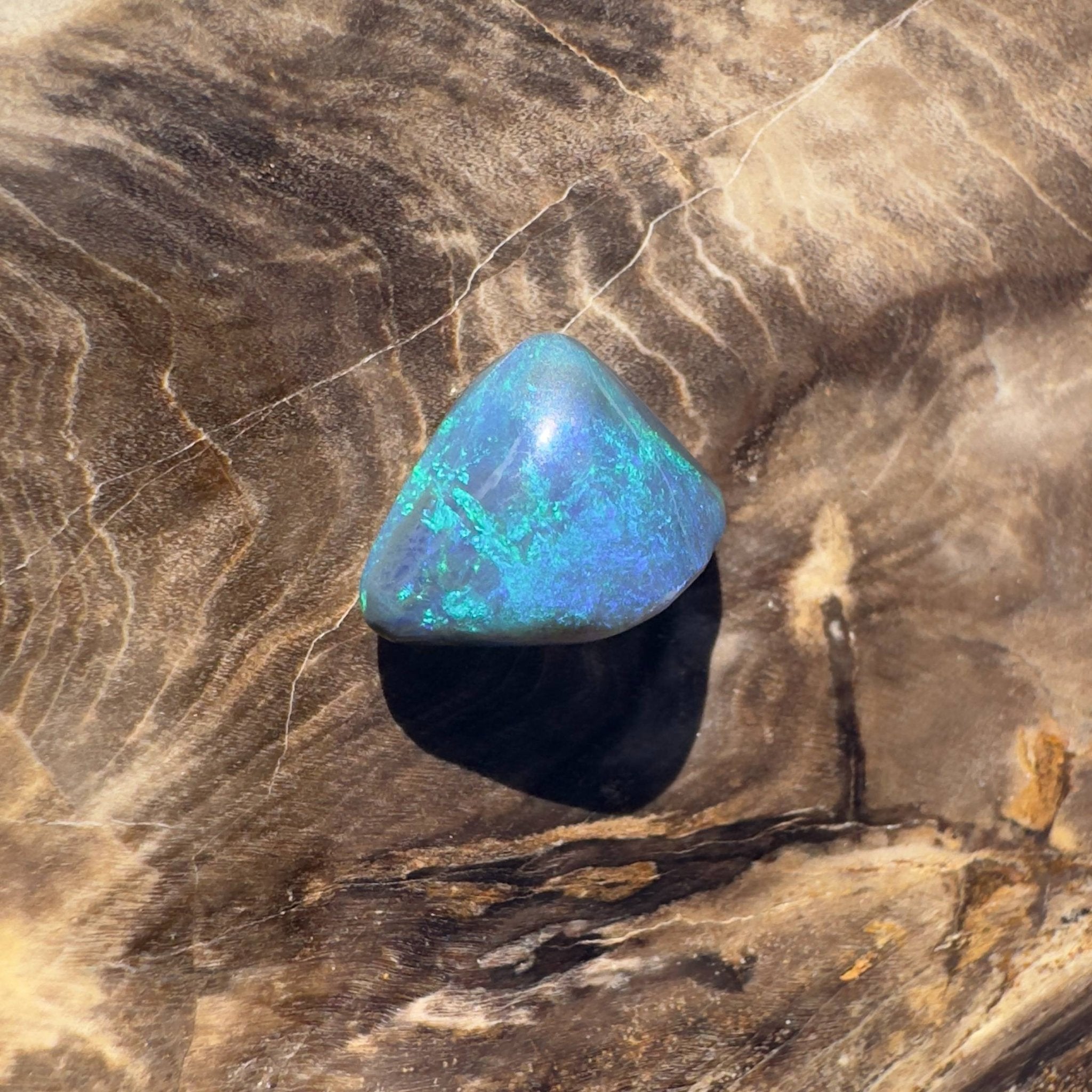3.7CT Hand - cut Solid Australian Lightning Ridge Black Opal