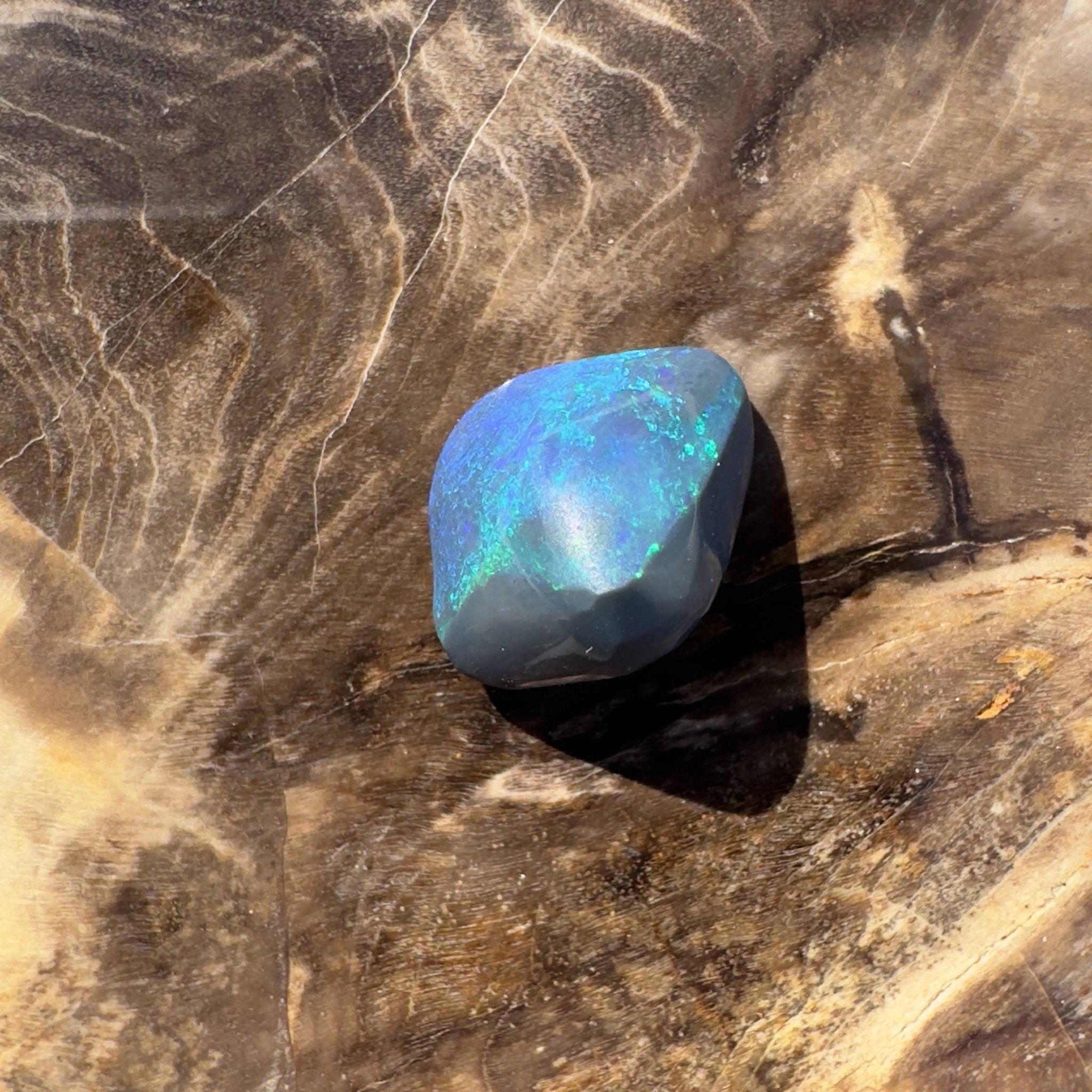 3.7CT Hand - cut Solid Australian Lightning Ridge Black Opal