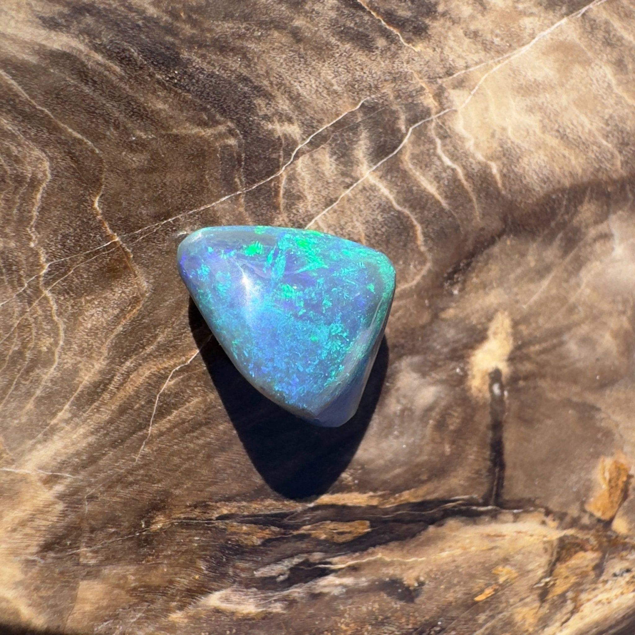 3.7CT Hand - cut Solid Australian Lightning Ridge Black Opal