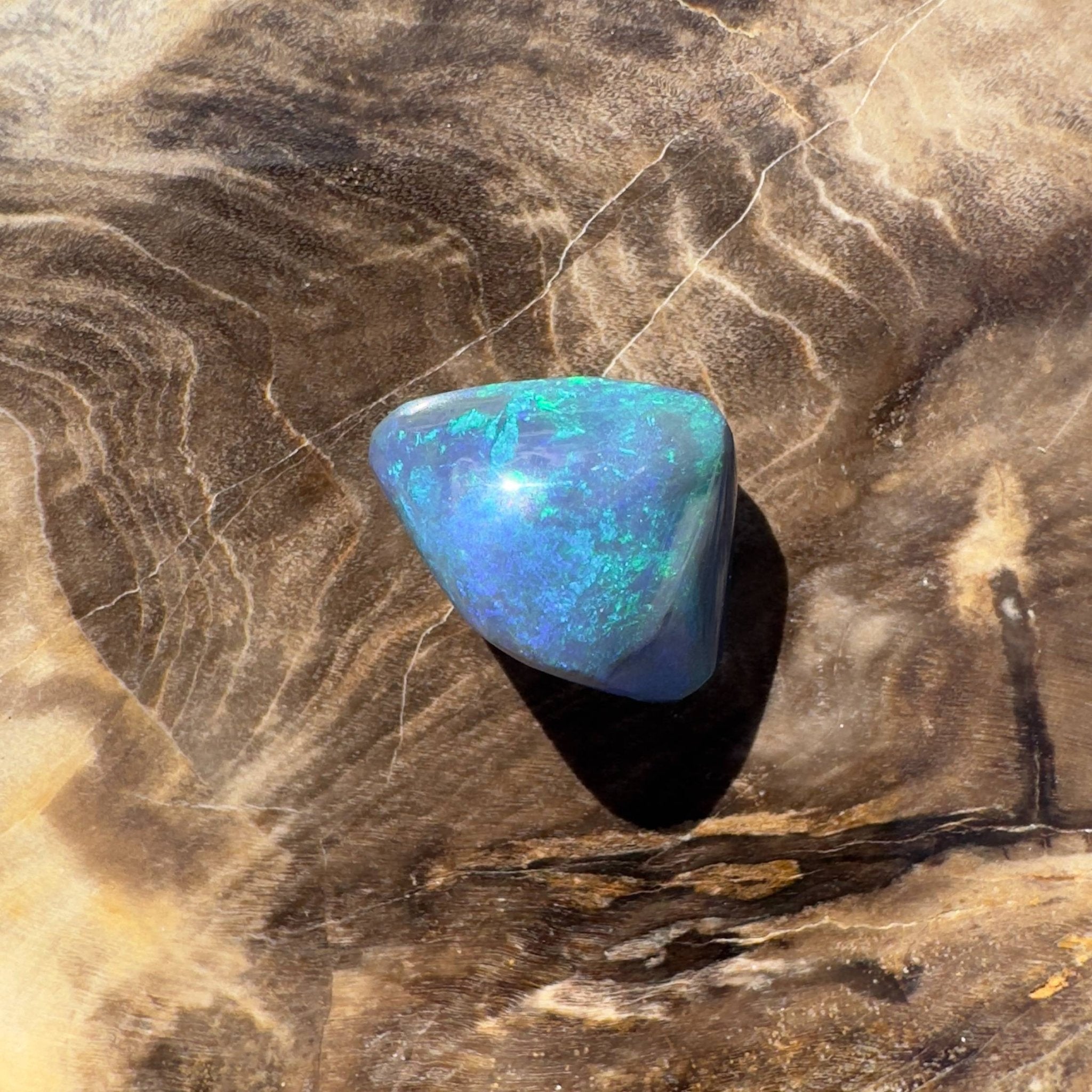 3.7CT Hand - cut Solid Australian Lightning Ridge Black Opal