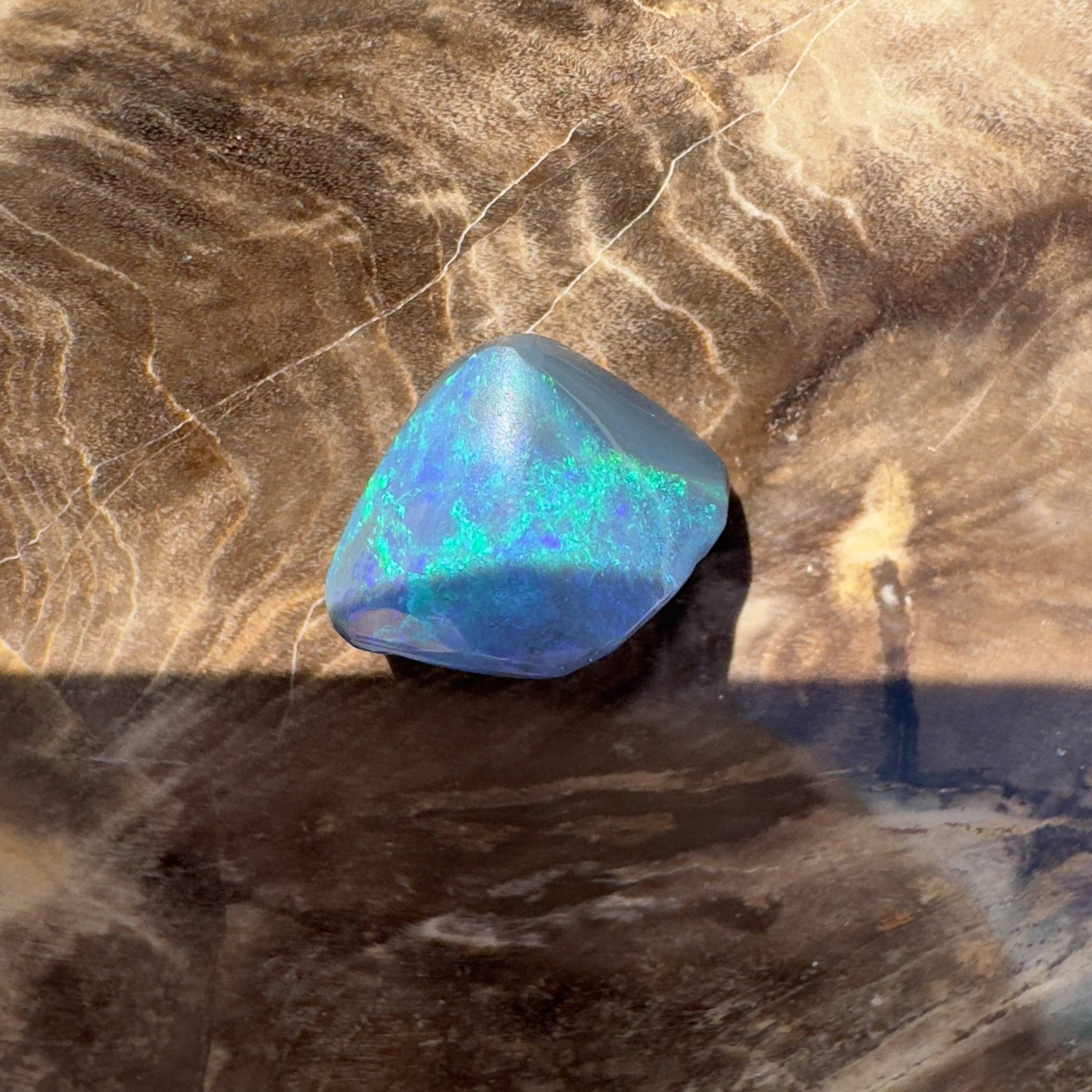 3.7CT Hand - cut Solid Australian Lightning Ridge Black Opal