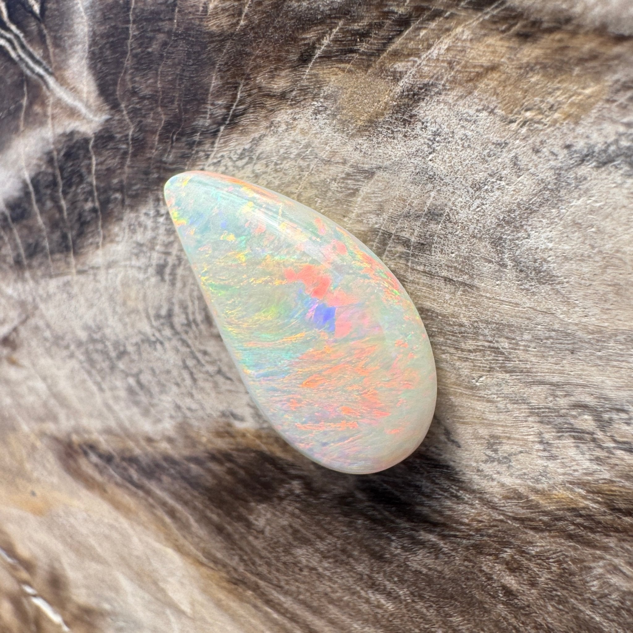 3ct Hand - cut Solid Lightning Ridge Opal