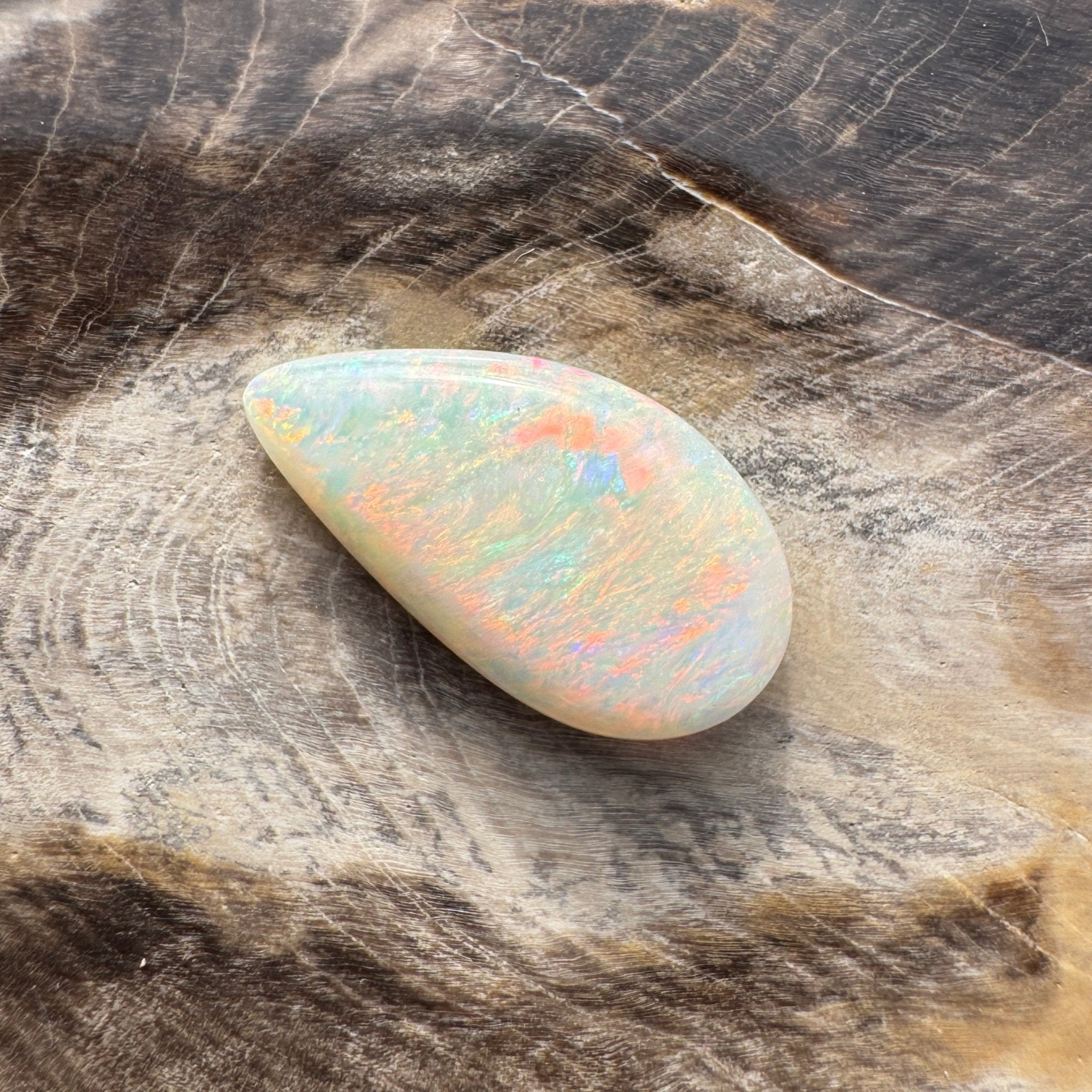 3ct Hand - cut Solid Lightning Ridge Opal
