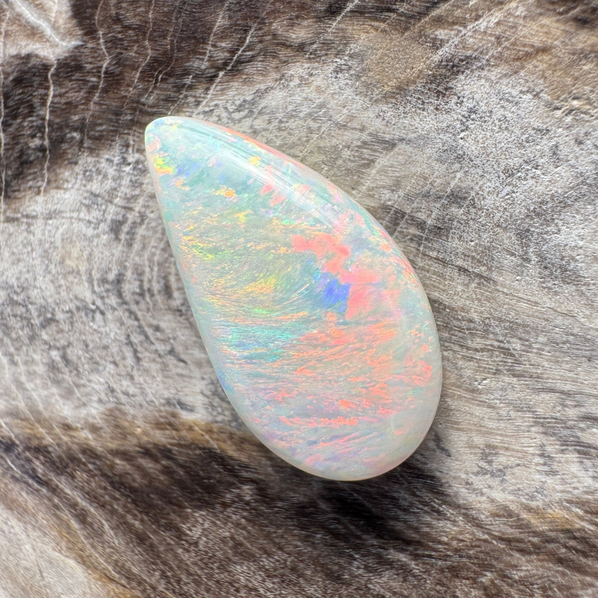 3ct Hand - cut Solid Lightning Ridge Opal