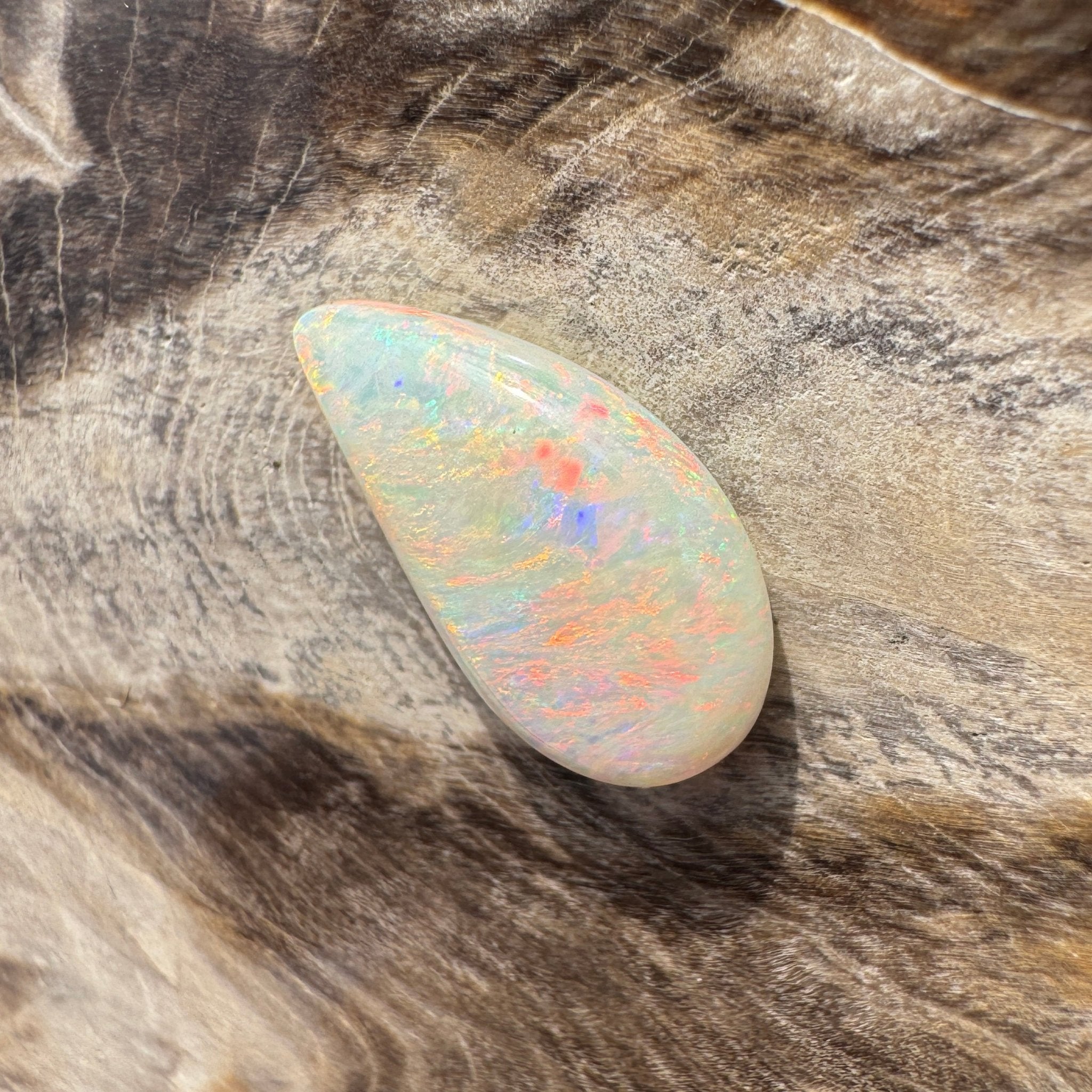 3ct Hand - cut Solid Lightning Ridge Opal