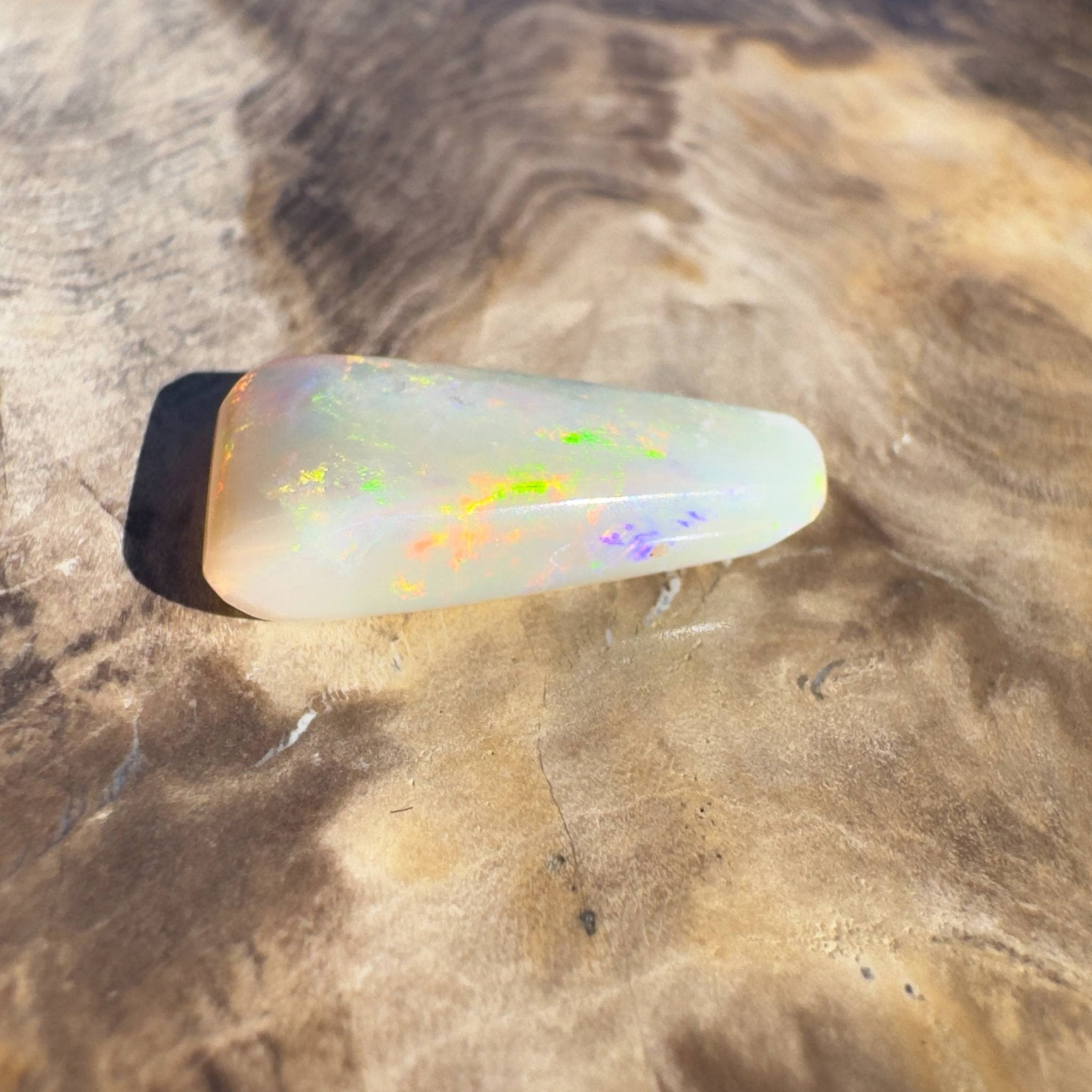 4.1CT Hand - cut Solid Australian Coober Pedy Opal