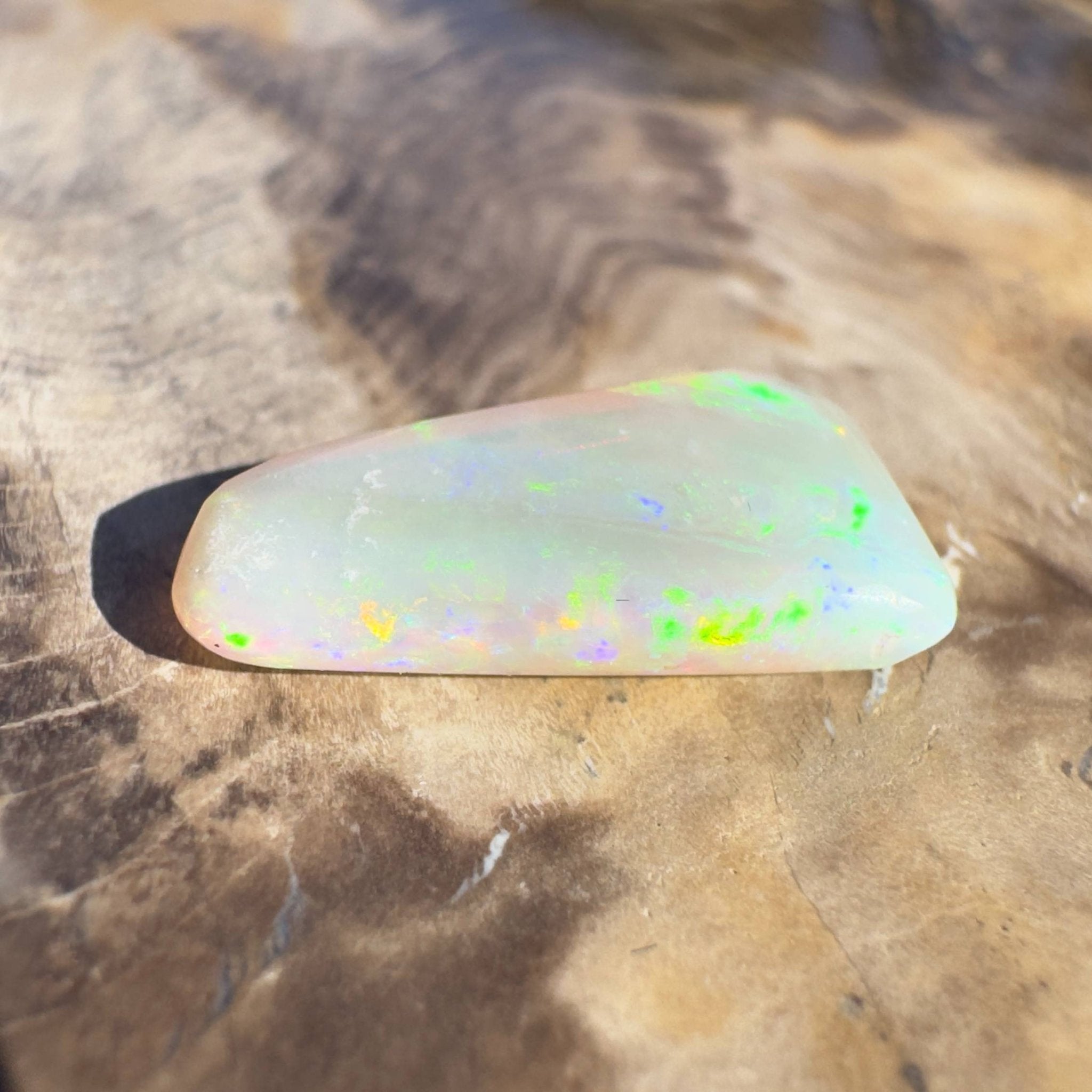 4.1CT Hand - cut Solid Australian Coober Pedy Opal