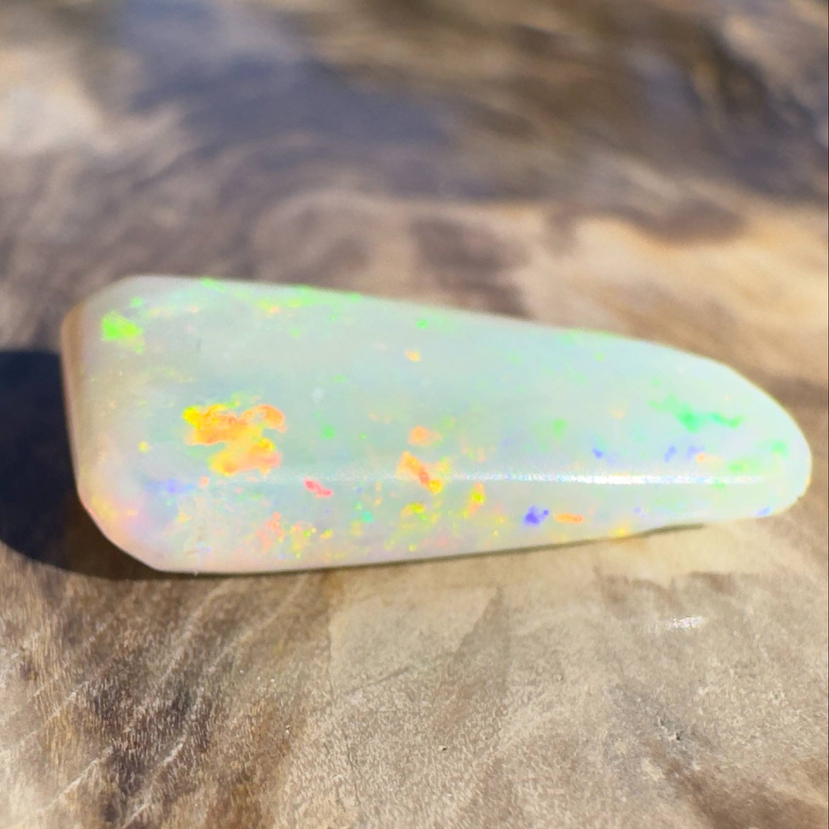 4.1CT Hand - cut Solid Australian Coober Pedy Opal