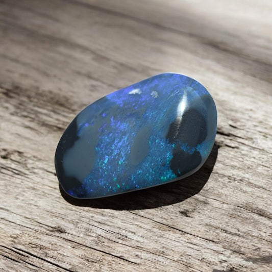 4.8ct Hand - cut Solid Lightning Ridge Semi Black Opal