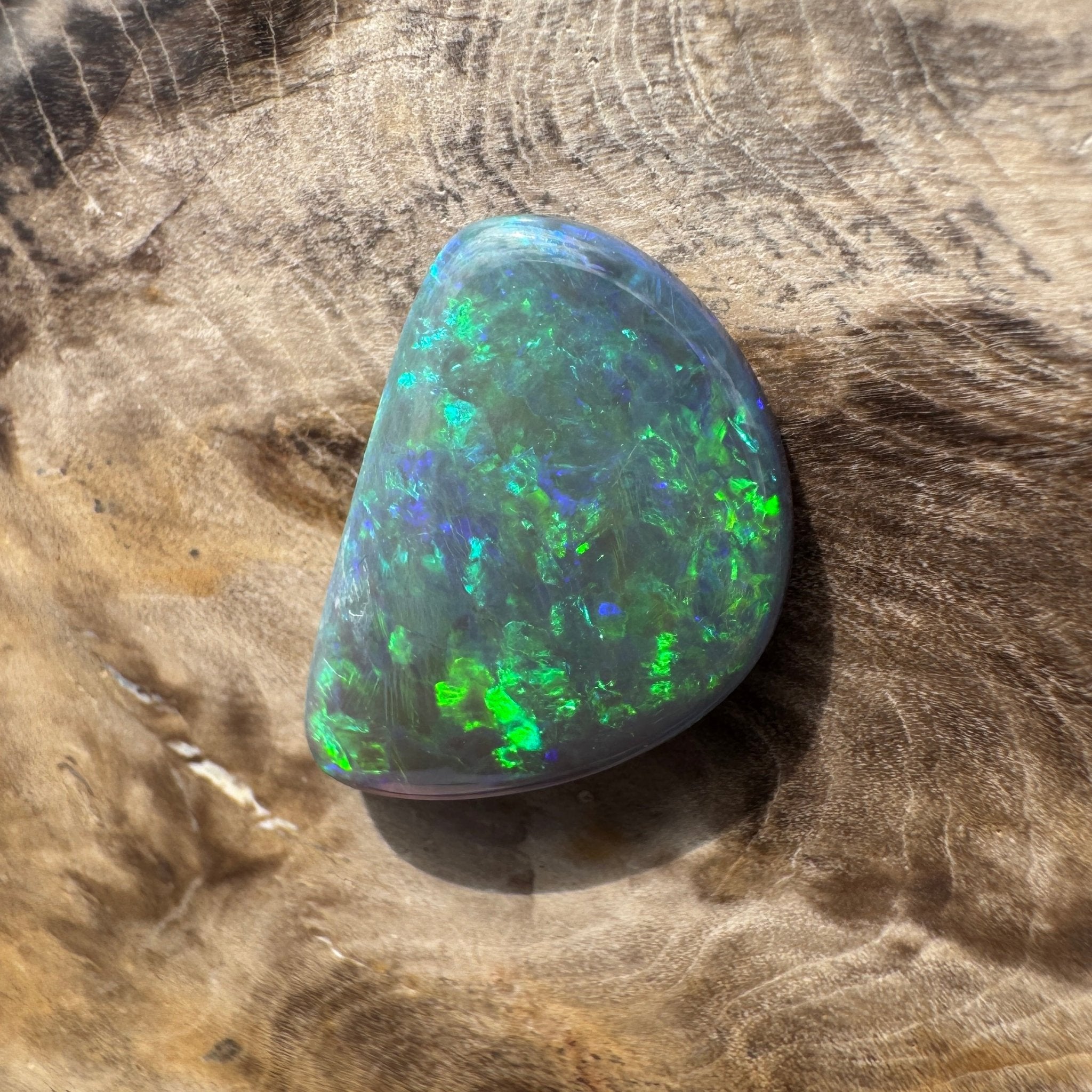 5.4ct Hand - cut Solid Lightning Ridge Semi Black Opal