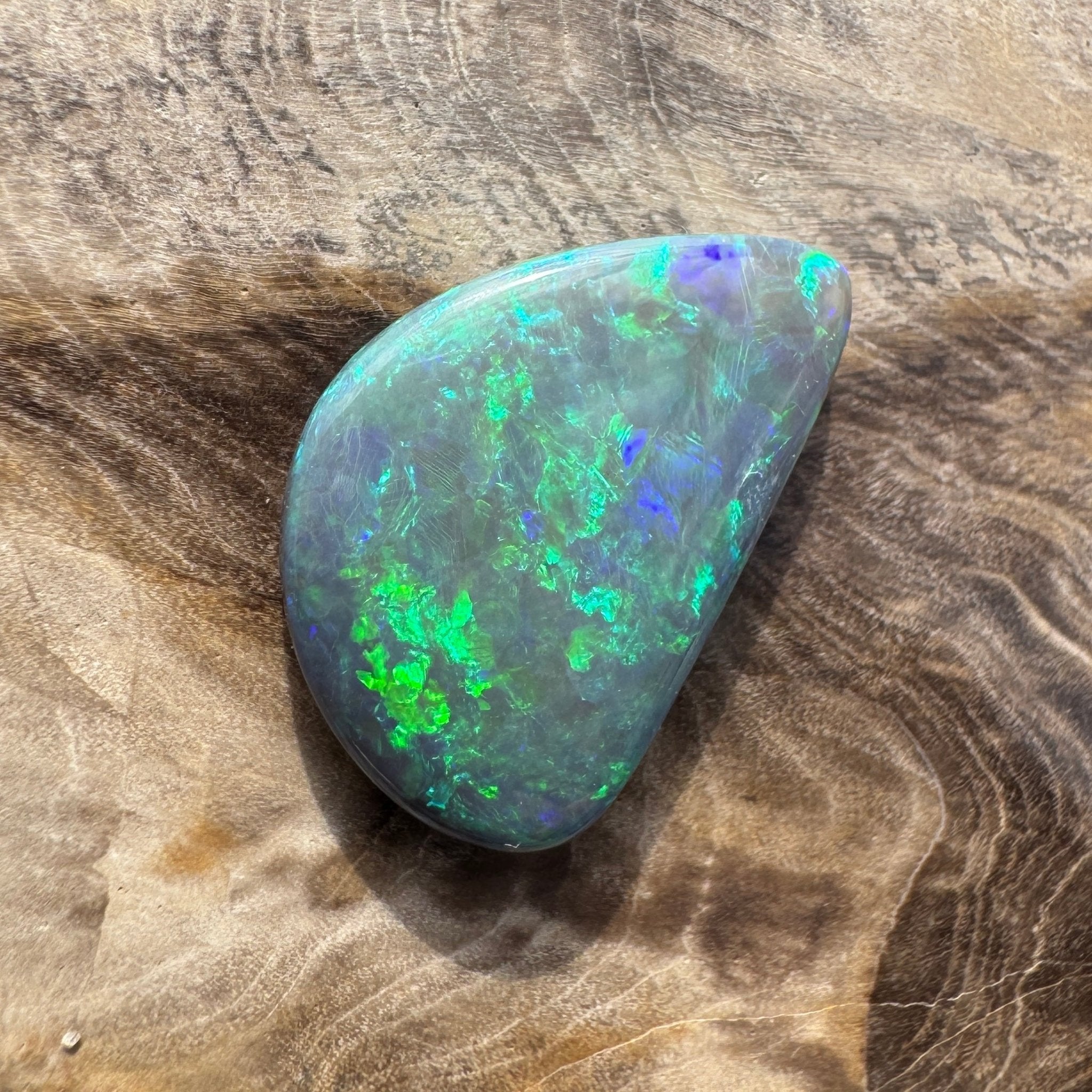 5.4ct Hand - cut Solid Lightning Ridge Semi Black Opal