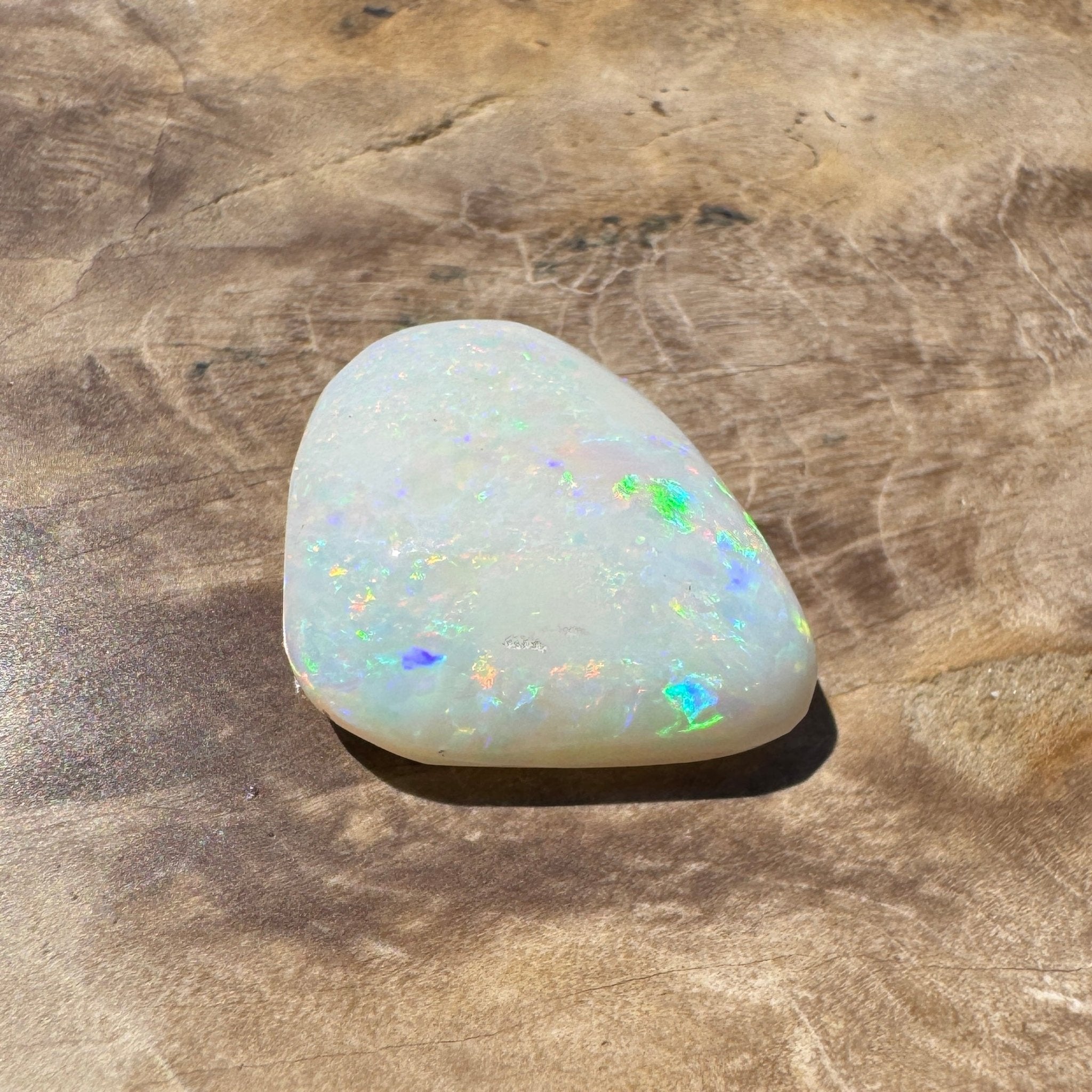 5.6ct Hand - cut Solid Coober Pedy Opal