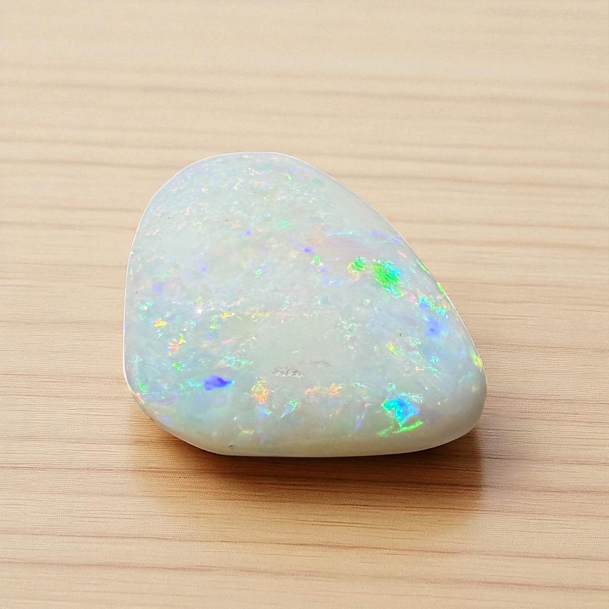 5.6ct Hand - cut Solid Coober Pedy Opal