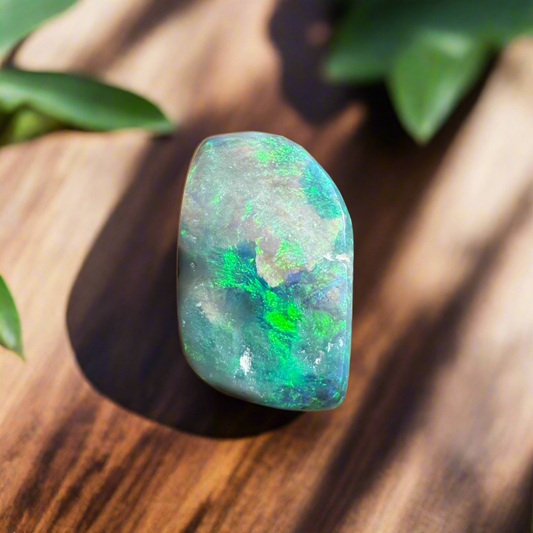 Hand-Cut Solid Lightning Ridge Opal 0.8carat