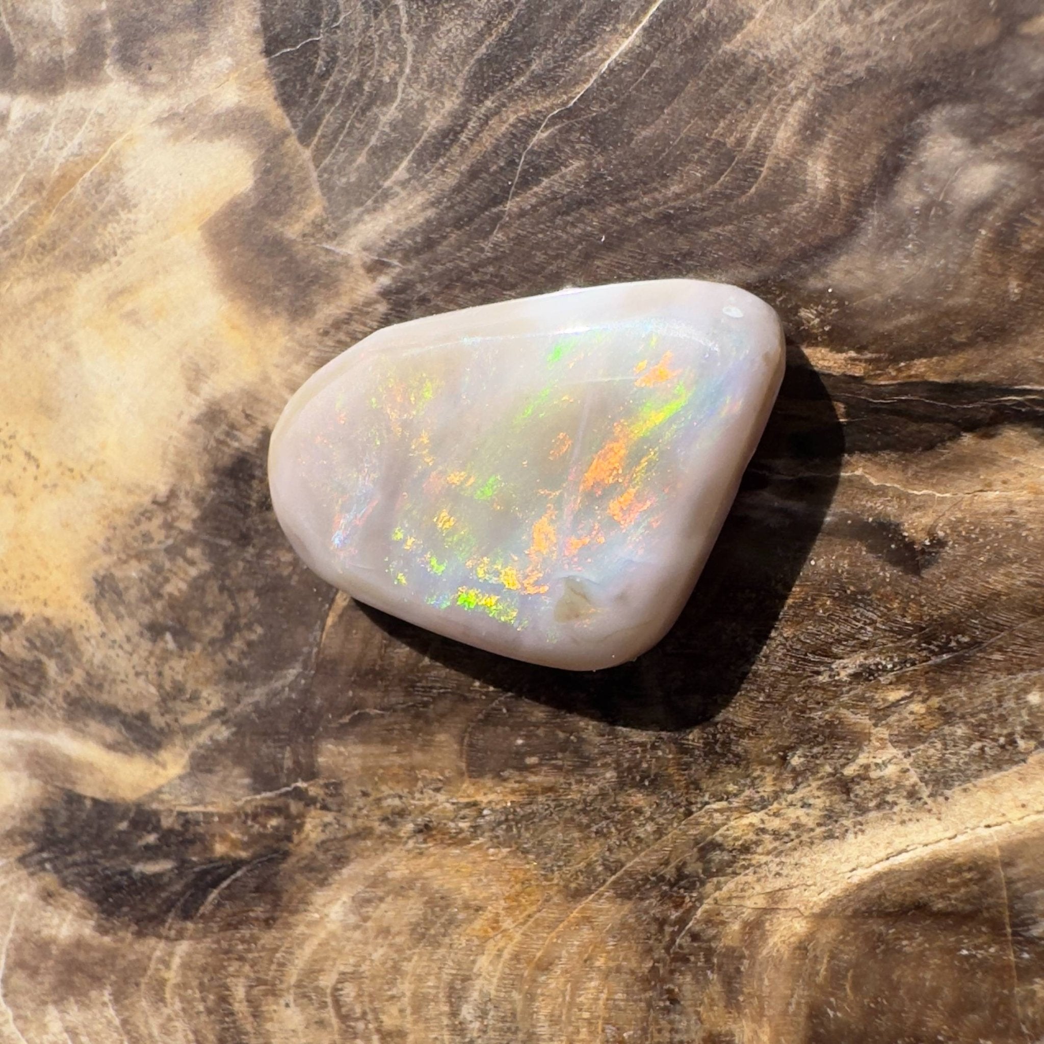 6.3CT Hand - cut Solid Australian Coober Pedy Opal