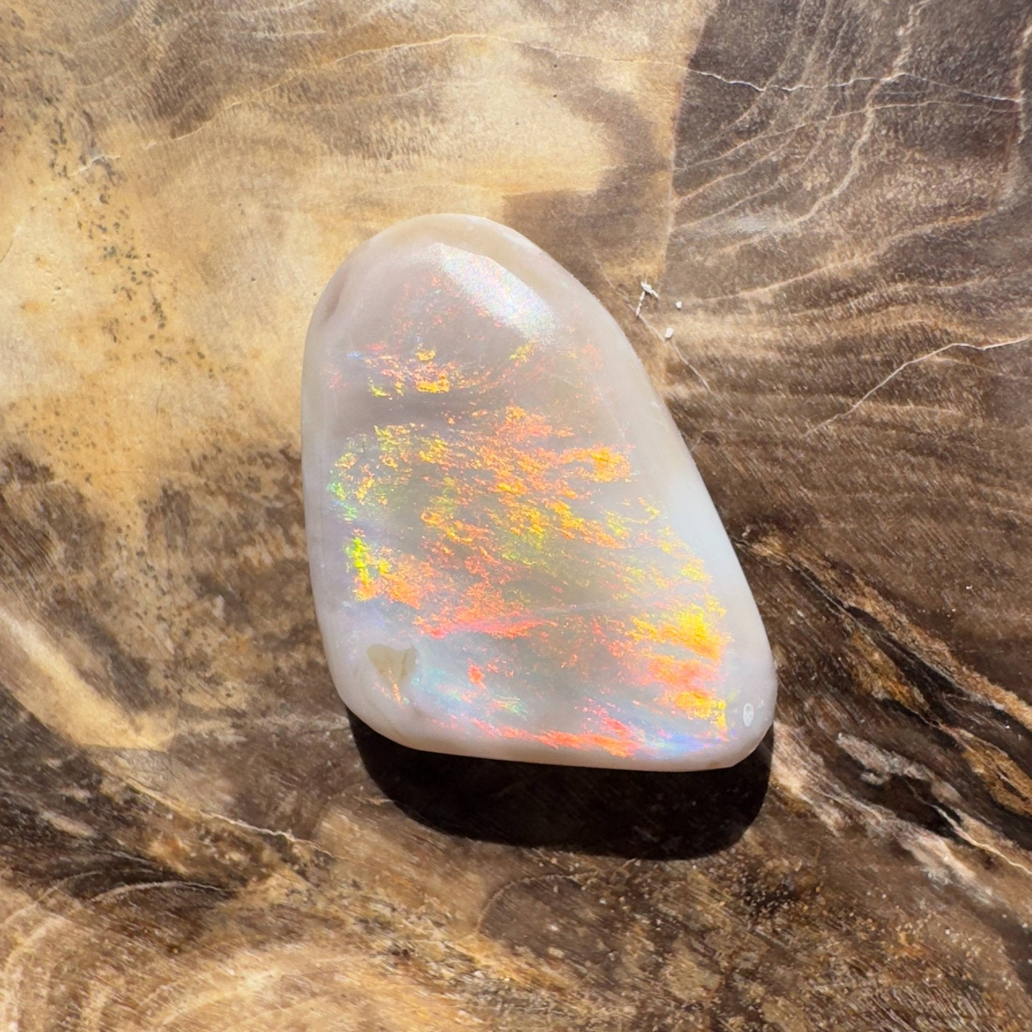 6.3CT Hand - cut Solid Australian Coober Pedy Opal
