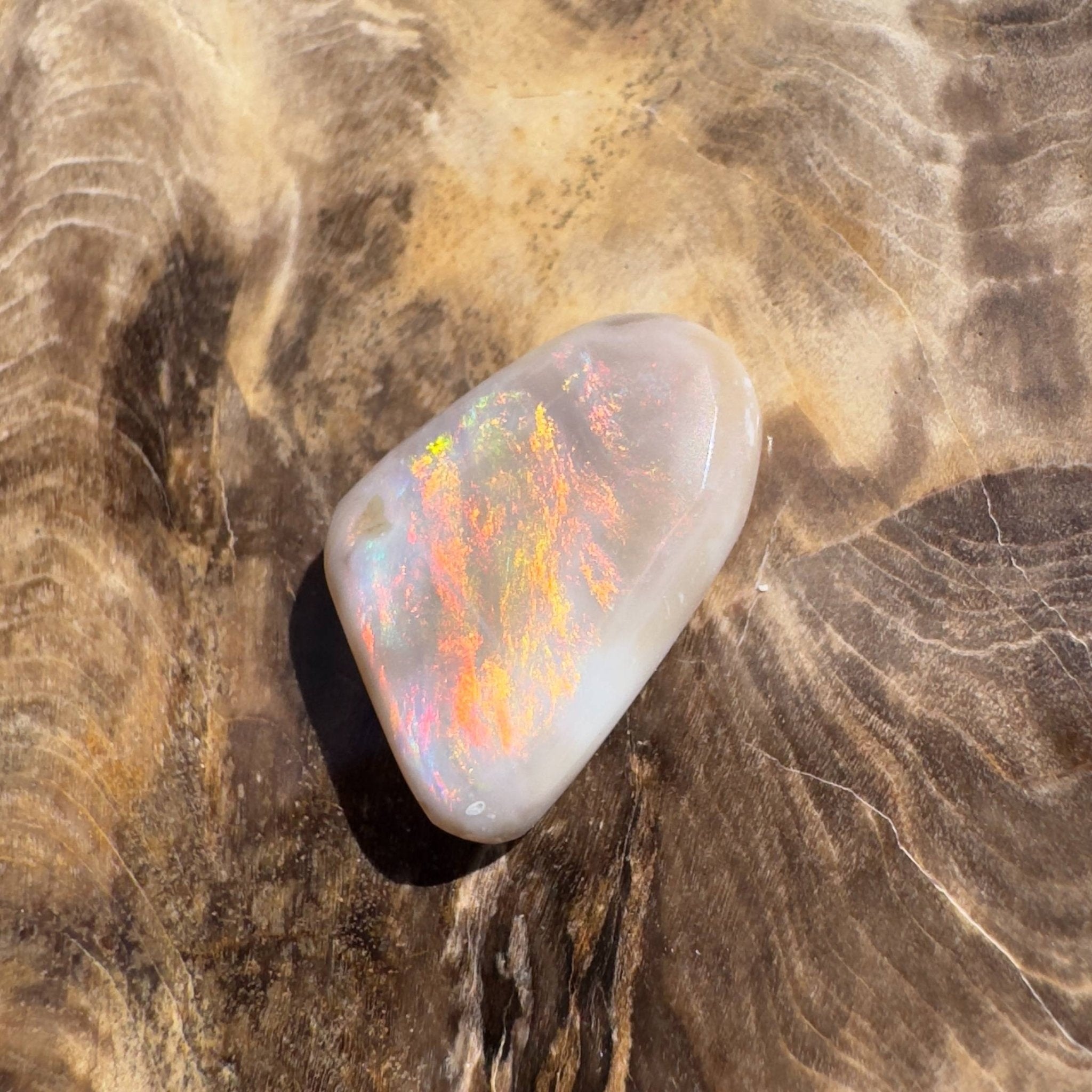 6.3CT Hand - cut Solid Australian Coober Pedy Opal