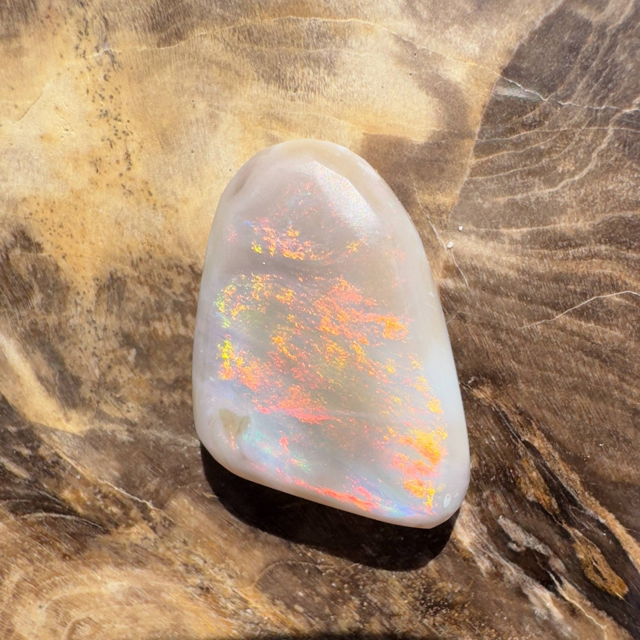 6.3CT Hand - cut Solid Australian Coober Pedy Opal
