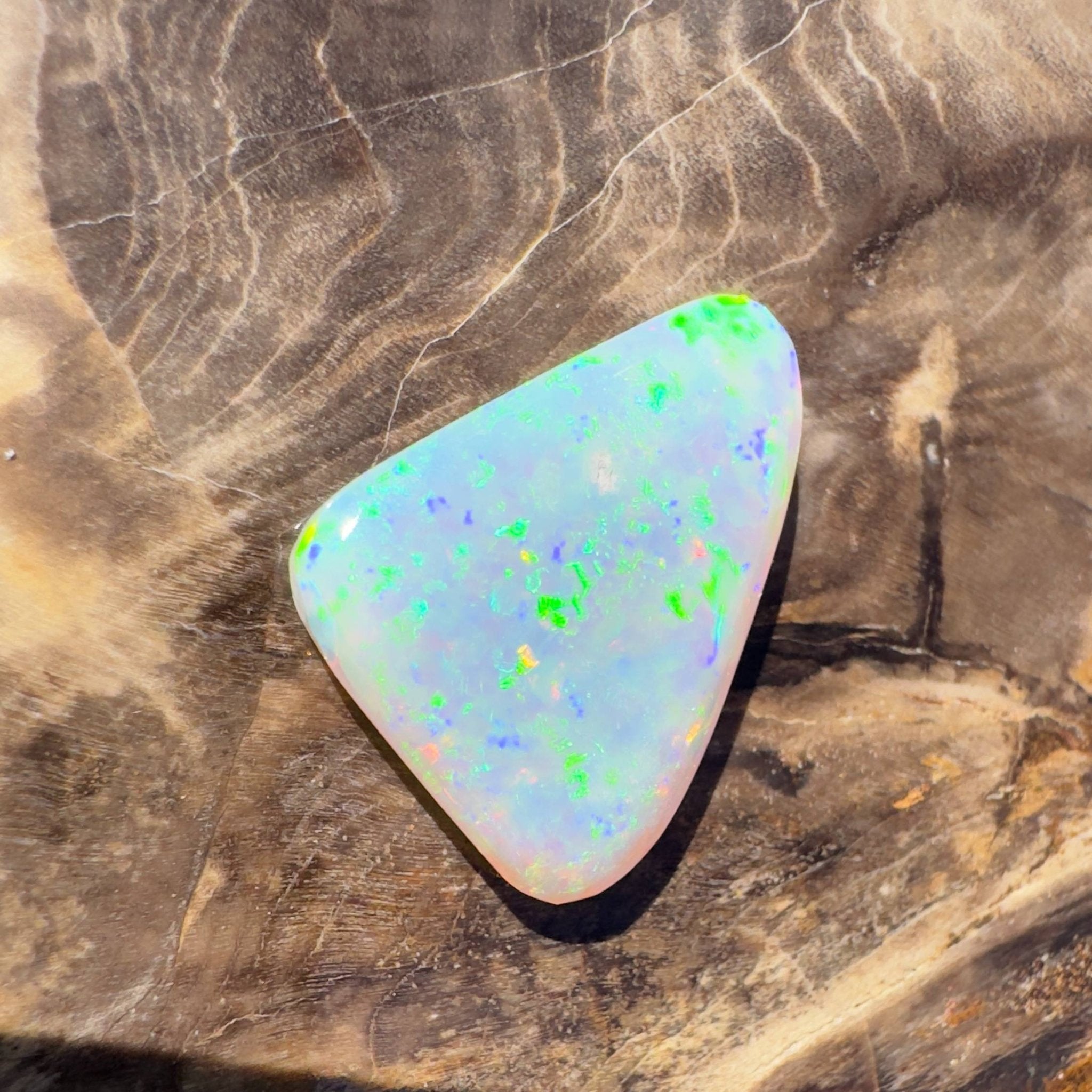 6.9ct Hand - cut Solid Australian Lightning Ridge Crystal Opal