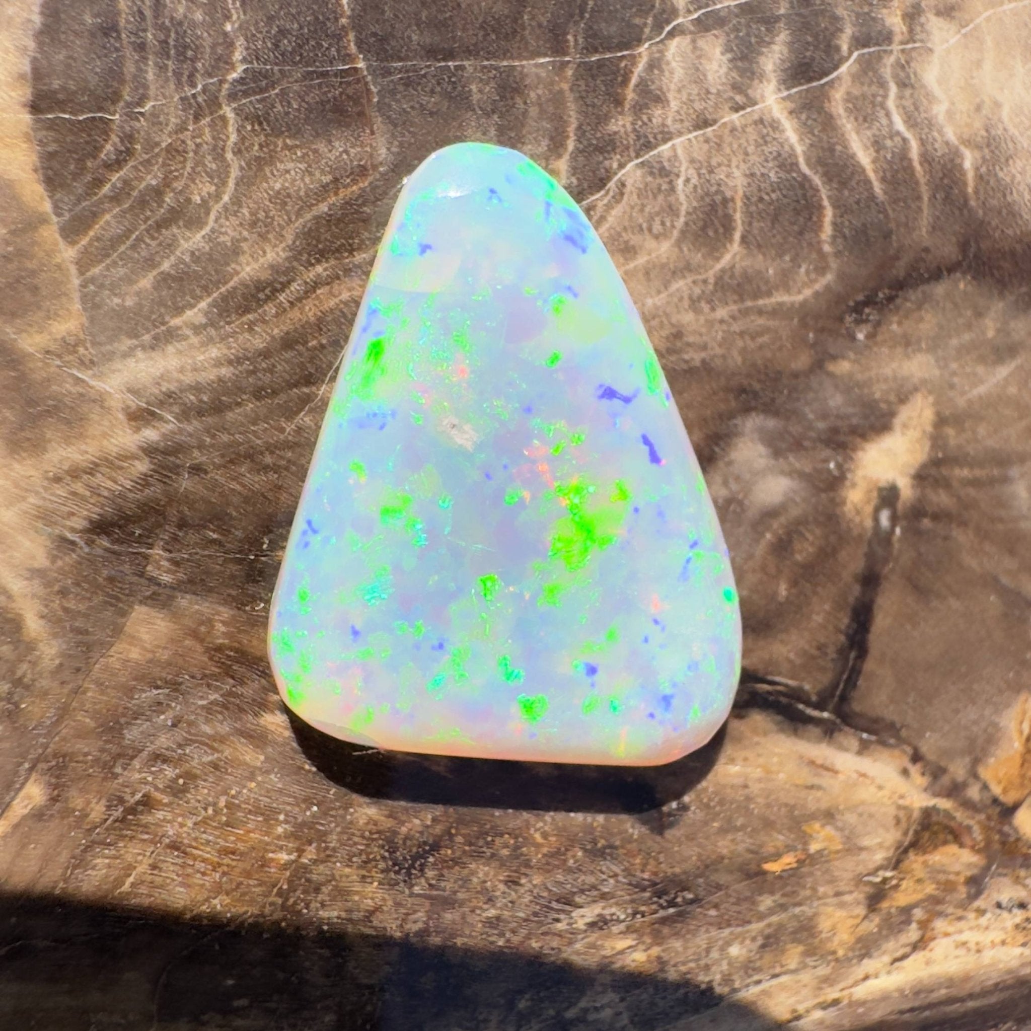 6.9ct Hand - cut Solid Australian Lightning Ridge Crystal Opal