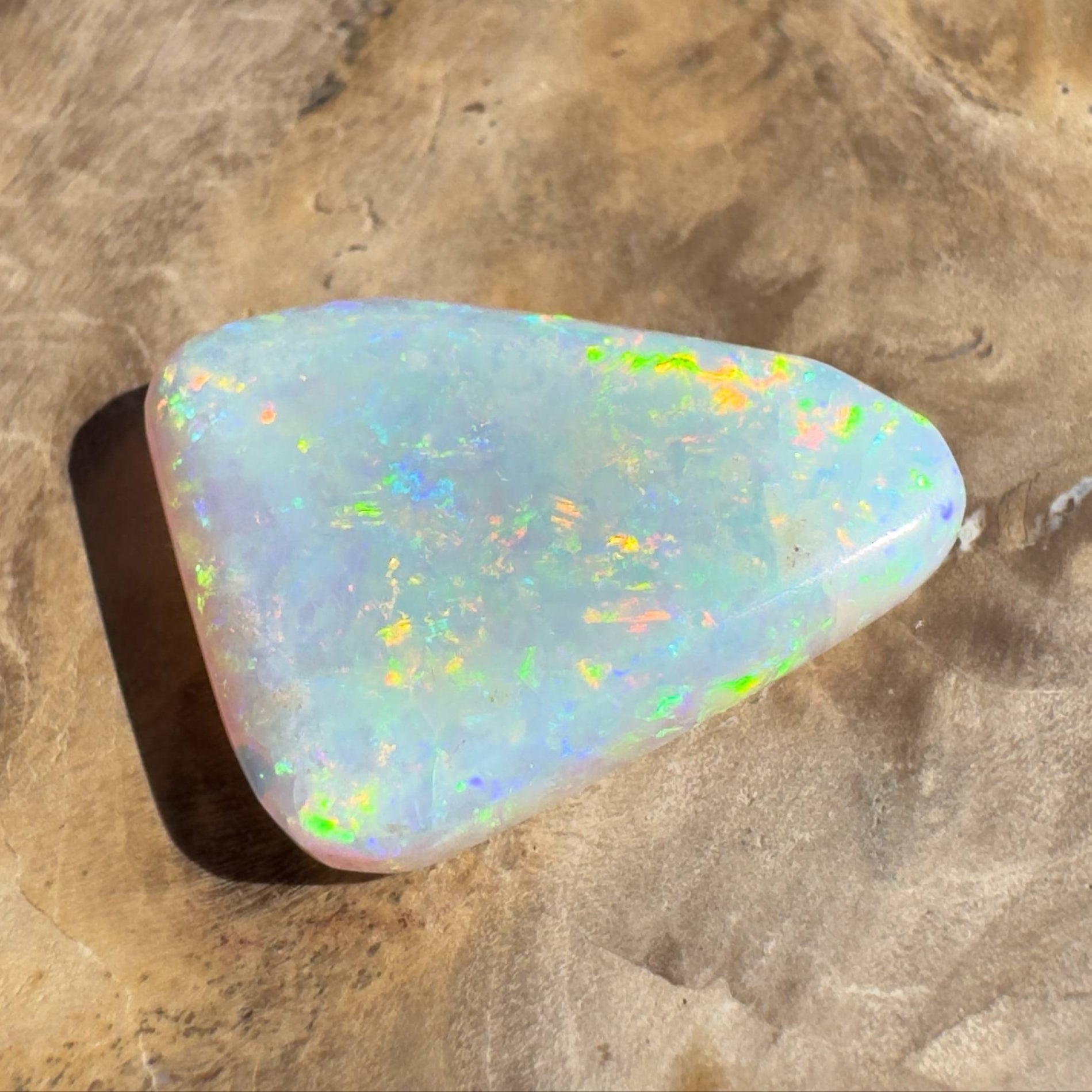 6.9ct Hand - cut Solid Australian Lightning Ridge Crystal Opal
