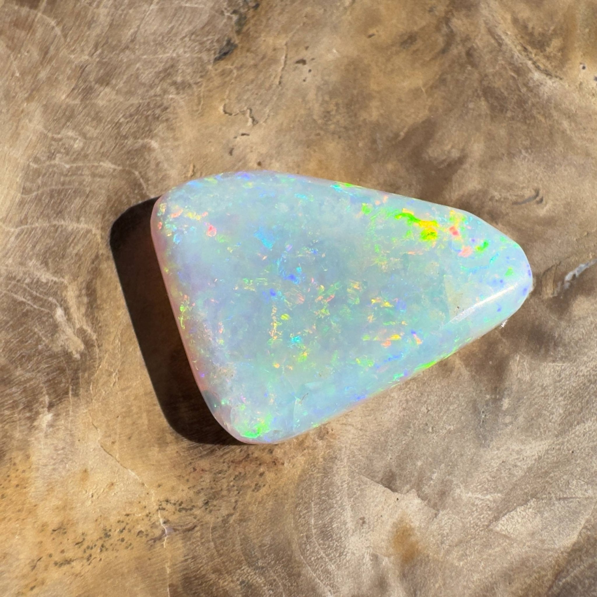 6.9ct Hand - cut Solid Australian Lightning Ridge Crystal Opal