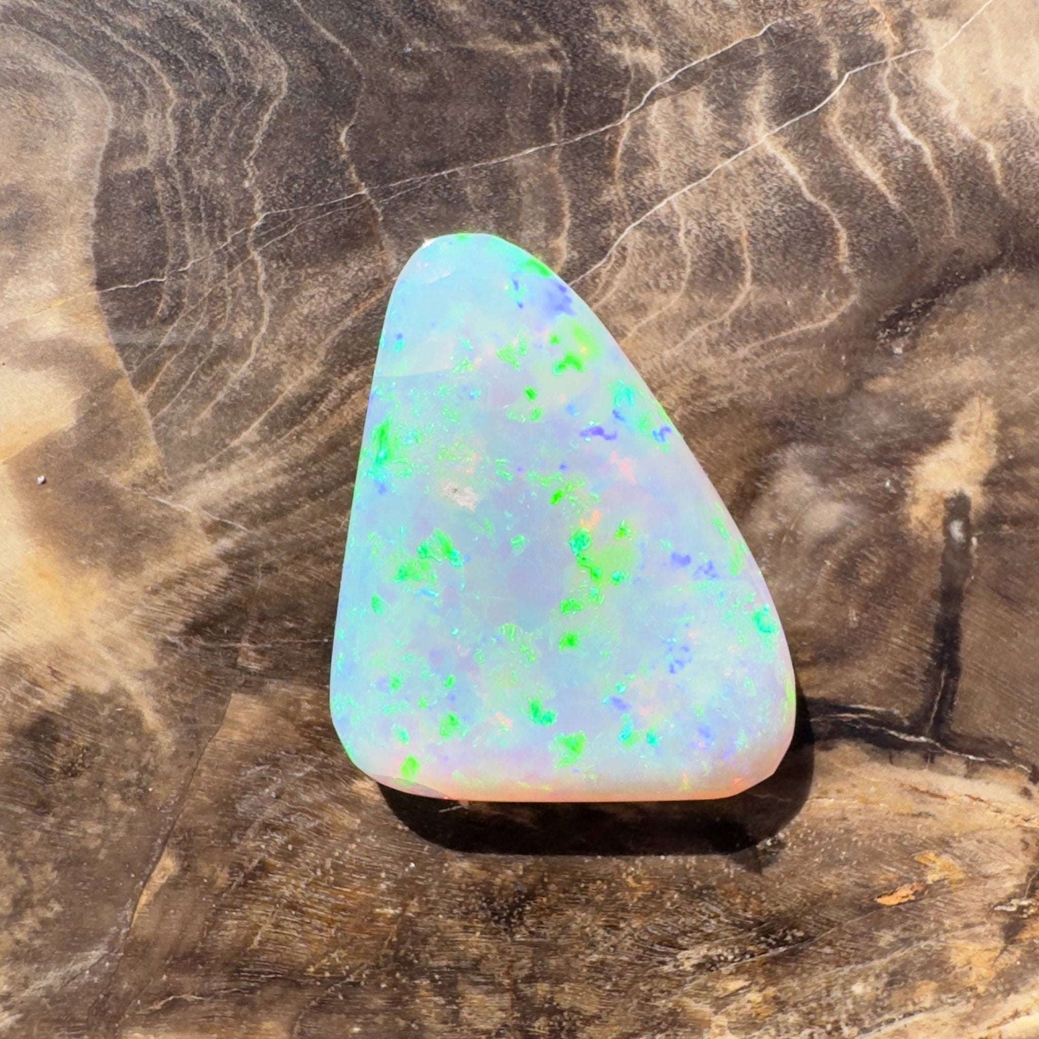 6.9ct Hand - cut Solid Australian Lightning Ridge Crystal Opal