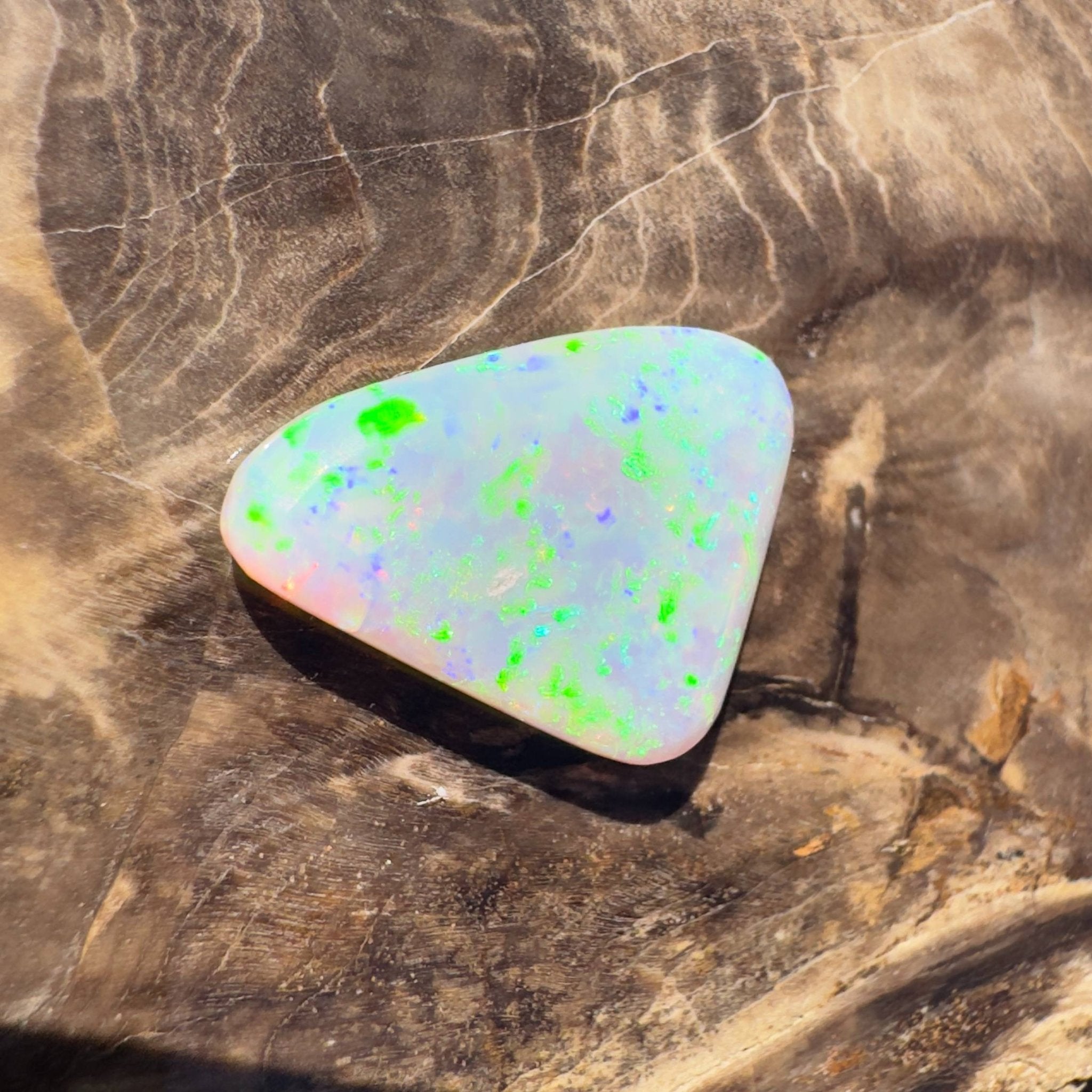 6.9ct Hand - cut Solid Australian Lightning Ridge Crystal Opal
