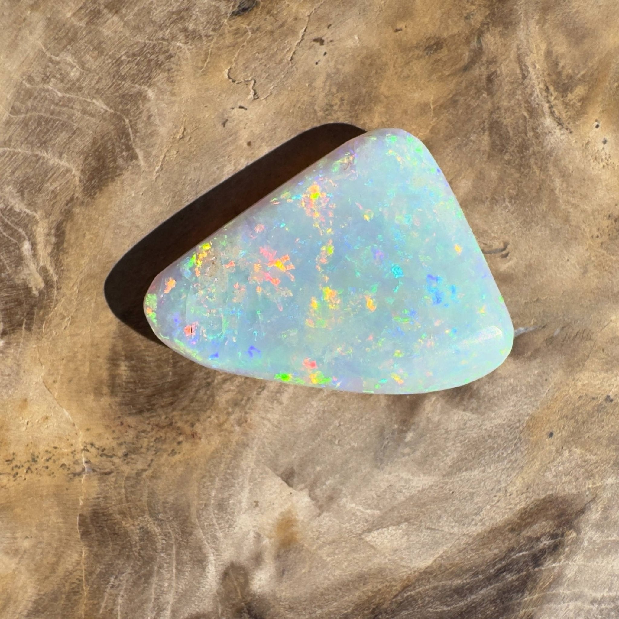 6.9ct Hand - cut Solid Australian Lightning Ridge Crystal Opal