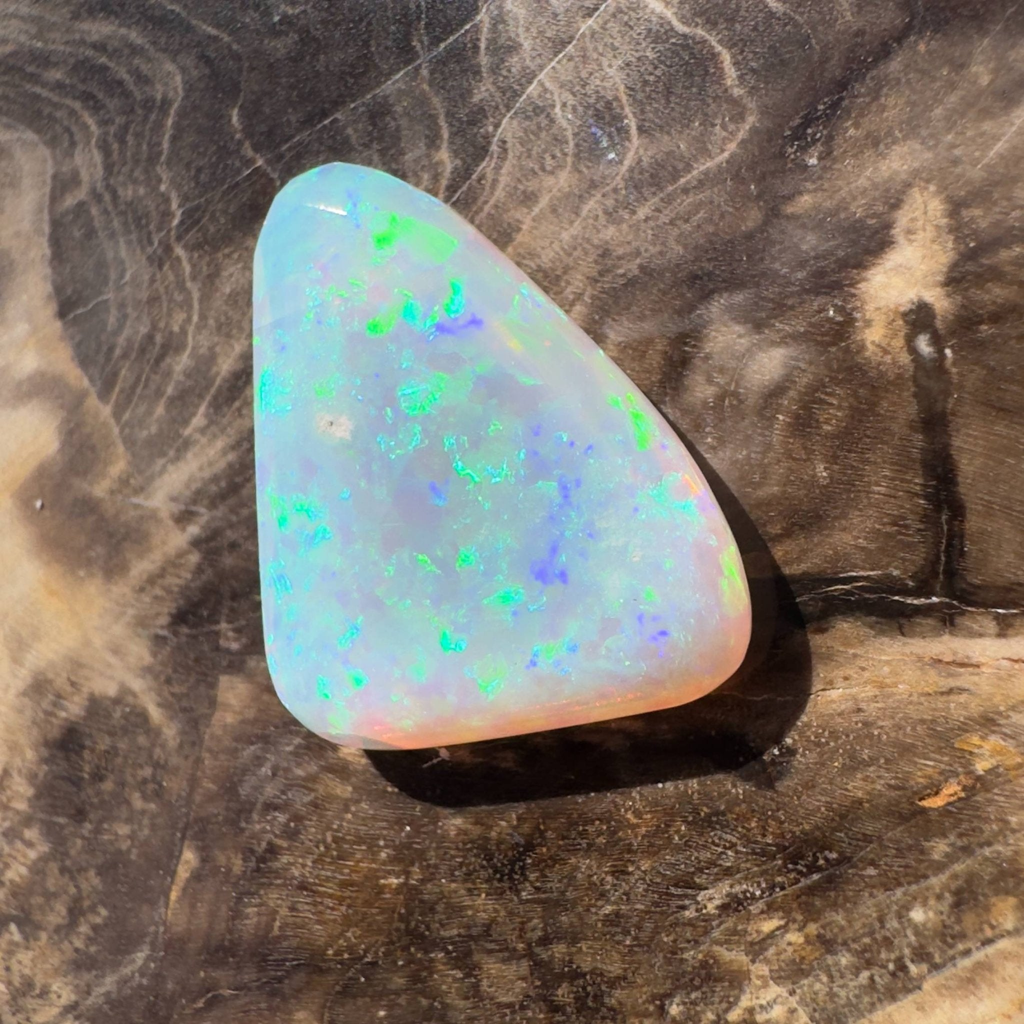 6.9ct Hand - cut Solid Australian Lightning Ridge Crystal Opal